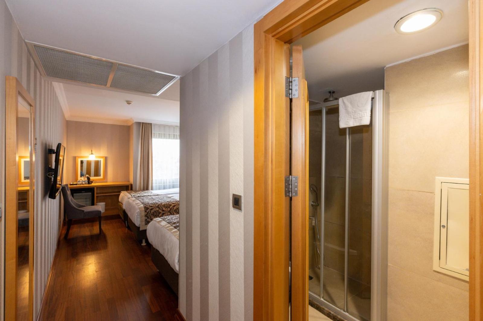 Standard Triple Room photo 3