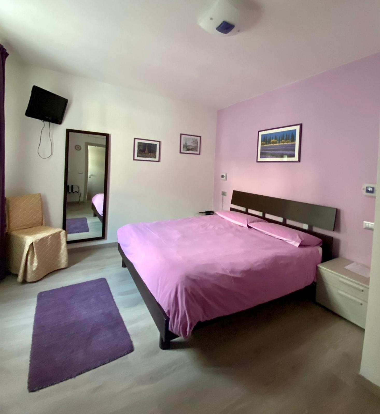 Economy Double Room photo 1