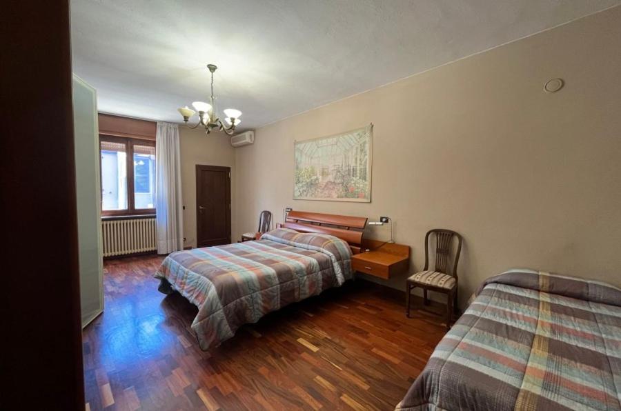 Family Room with Balcony photo 3