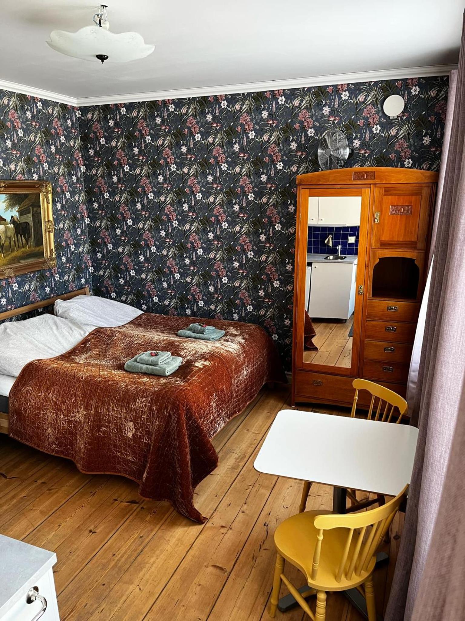 Double Room with Private Bathroom photo 1