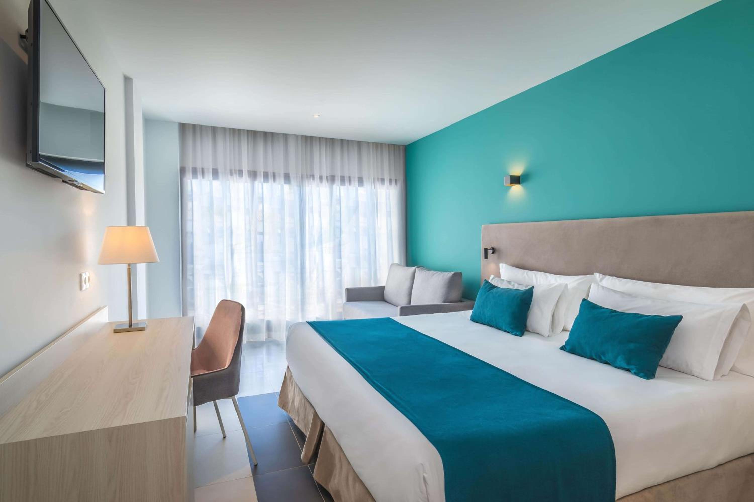 Superior Triple Room - Photo 7