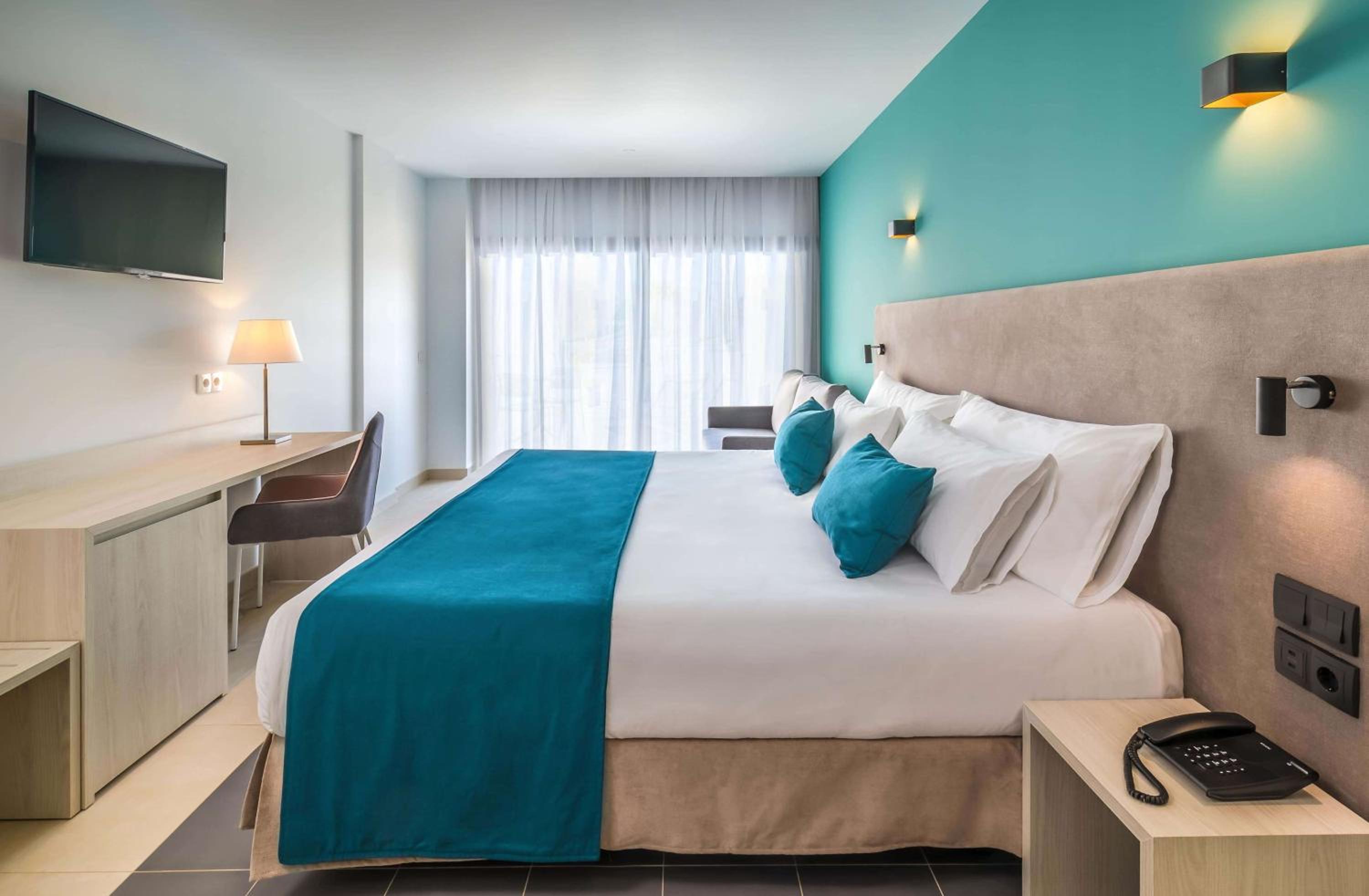Superior Triple Room - Photo 9
