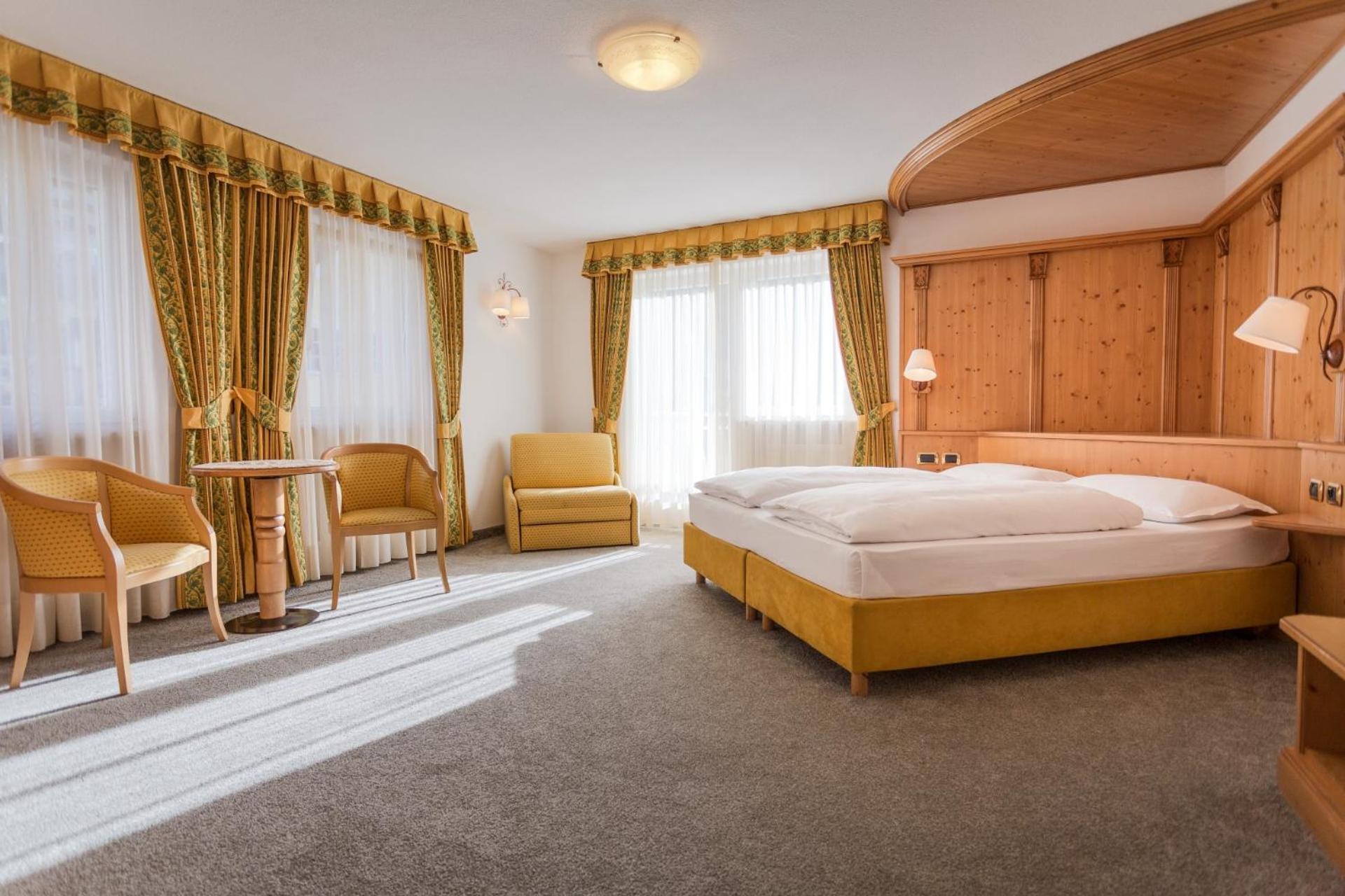 Deluxe Double or Twin Room with Balcony photo 2