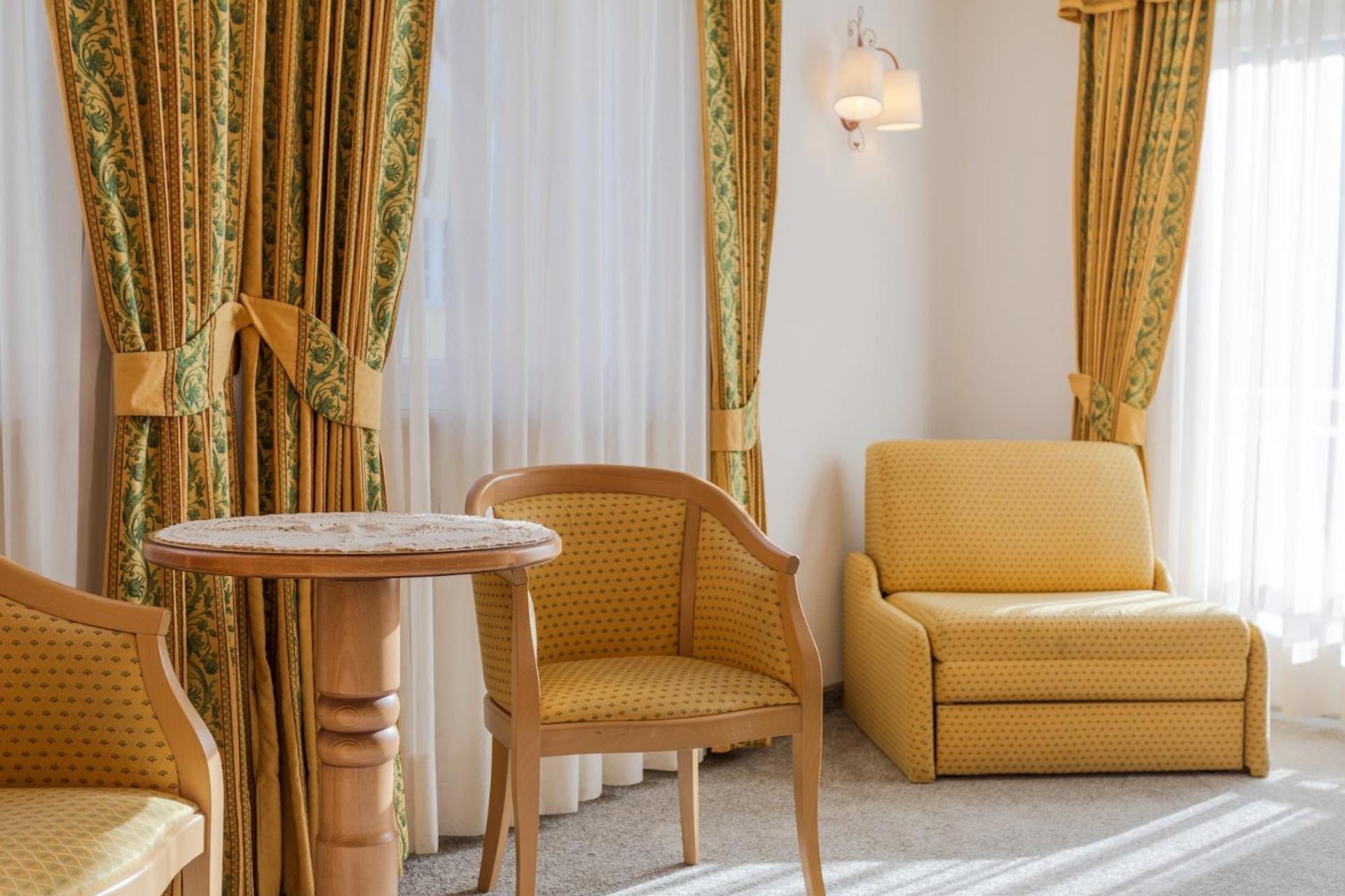 Deluxe Double or Twin Room with Balcony photo 3