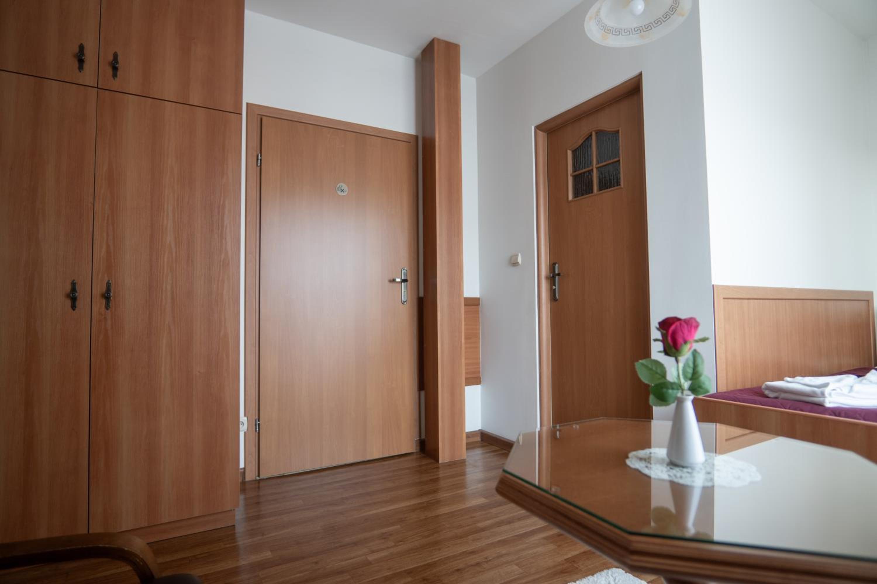 Single Room with Bathroom photo 1