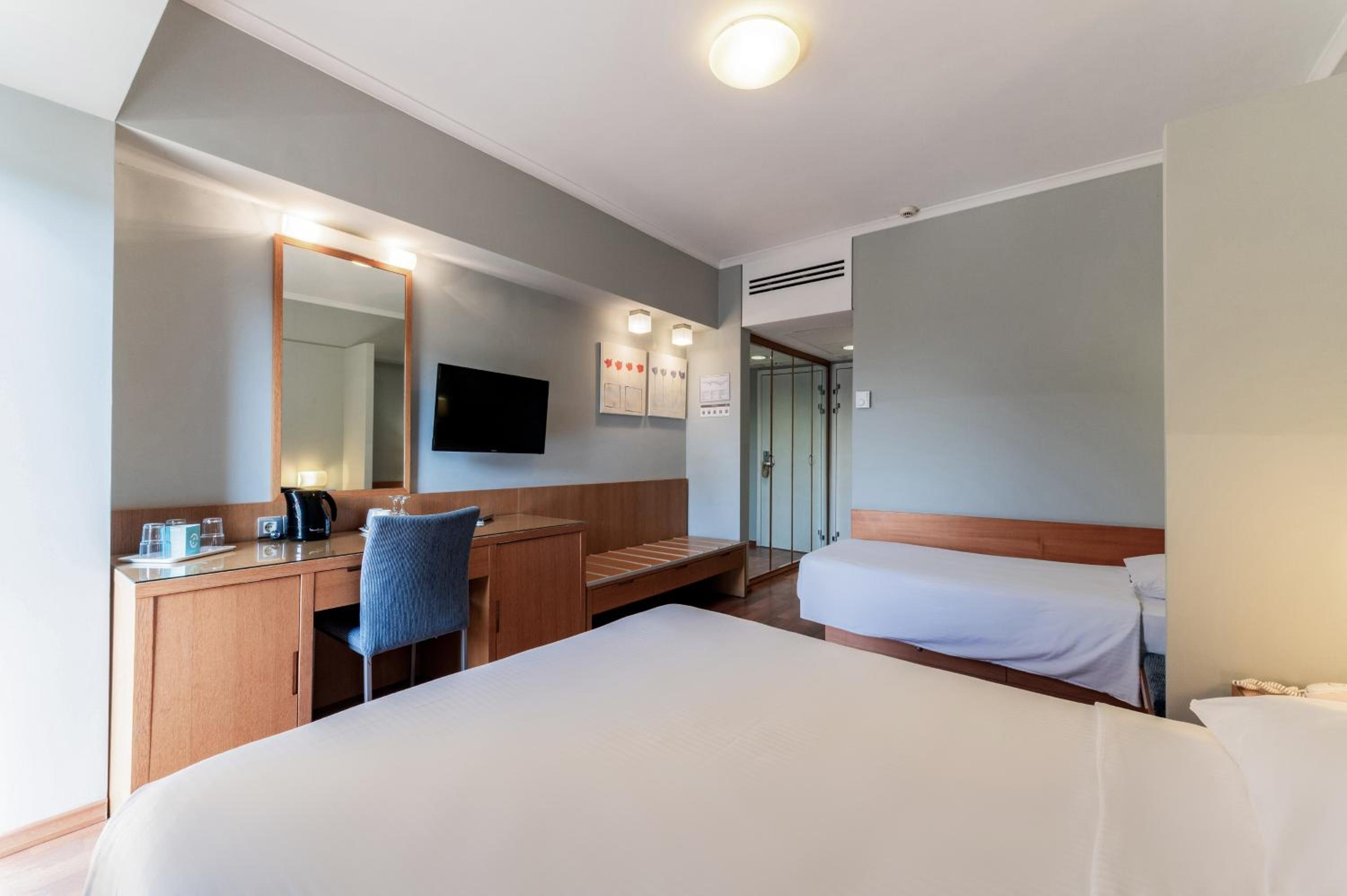 Standard Double Room with Garden View