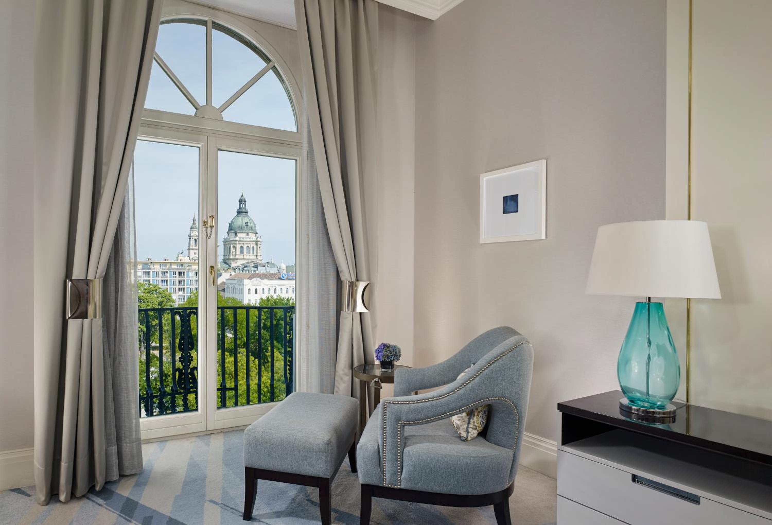 Deluxe King Park View Room