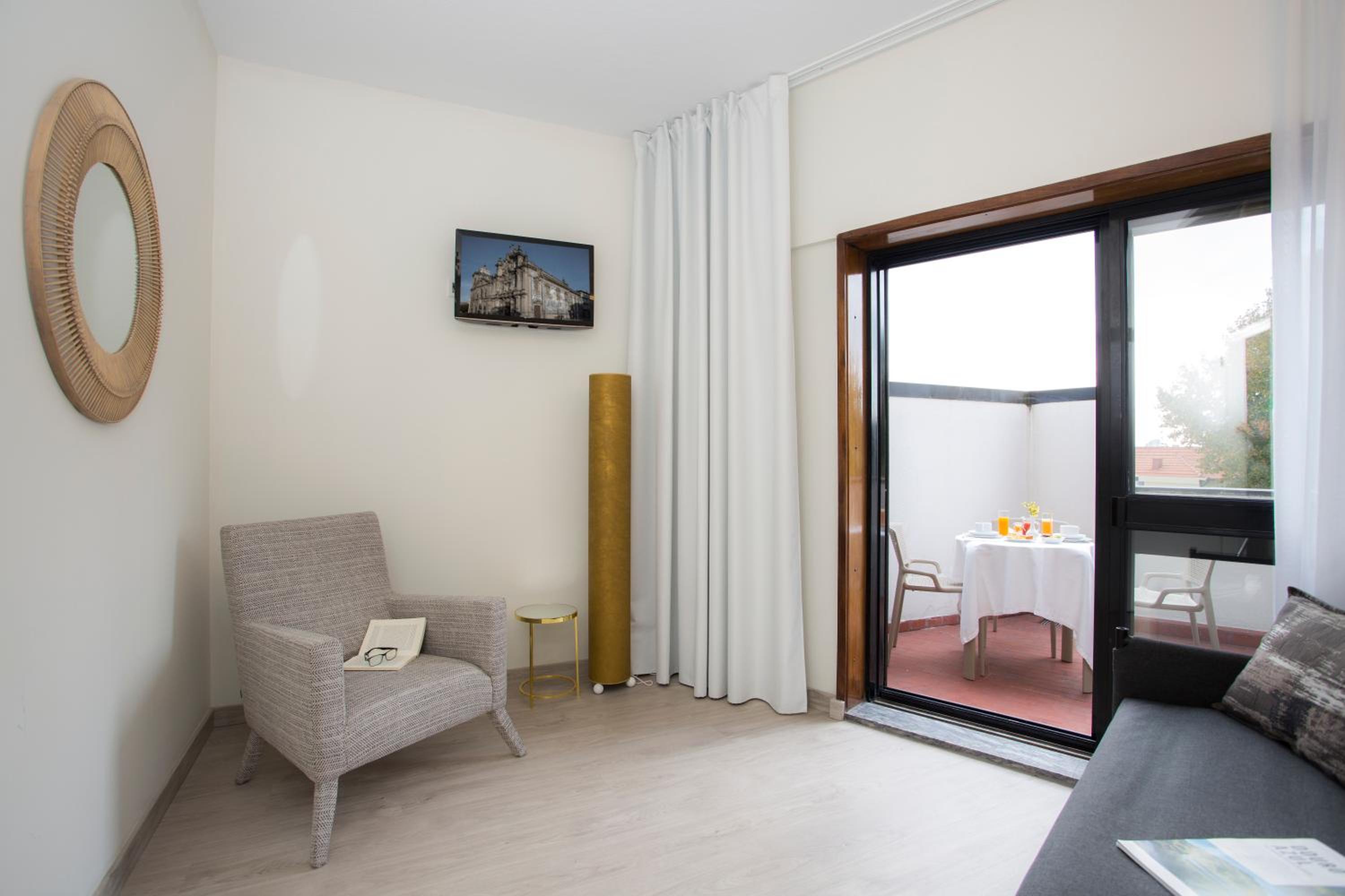 Suite with Terrace - Photo 6