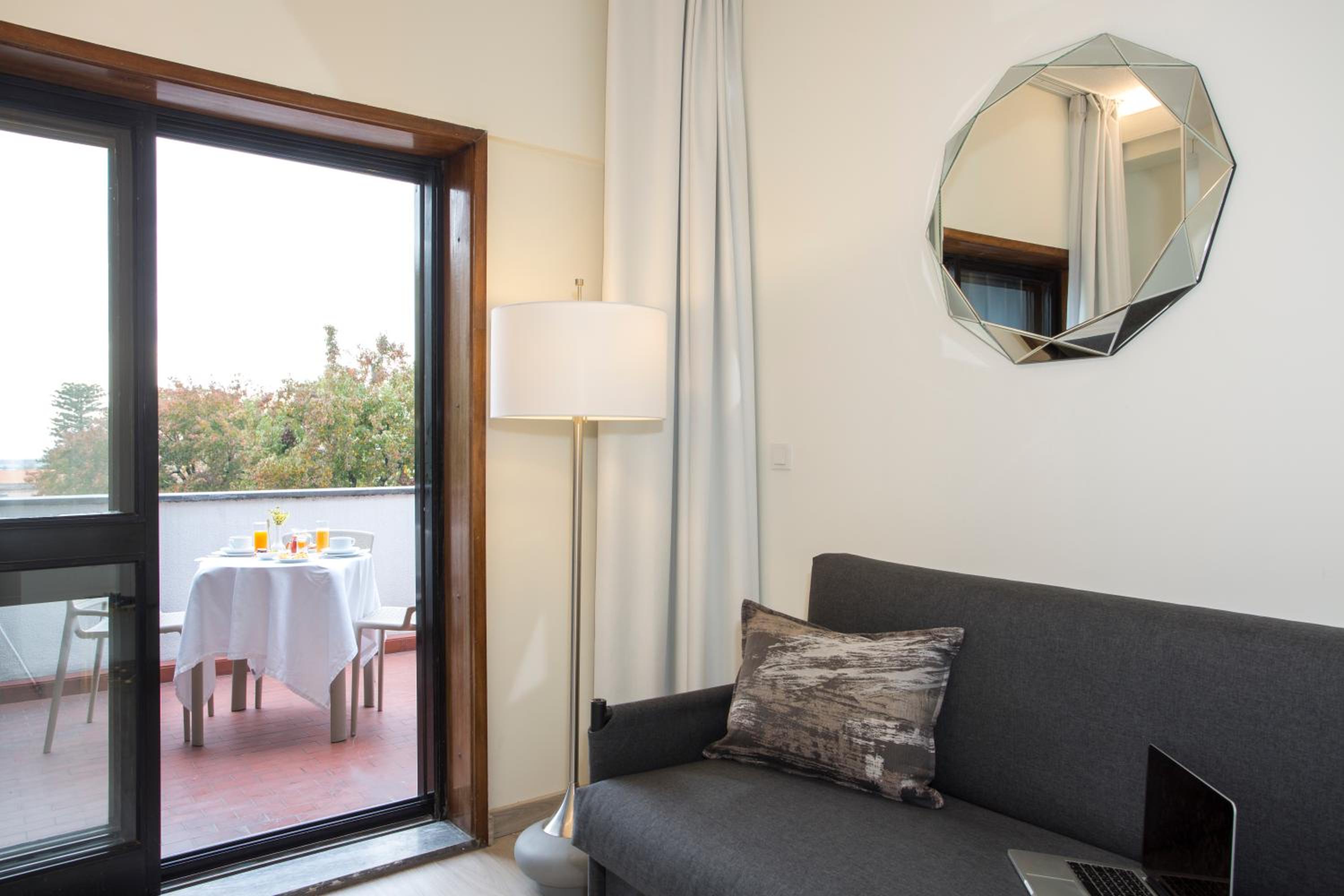 Suite with Terrace - Photo 7