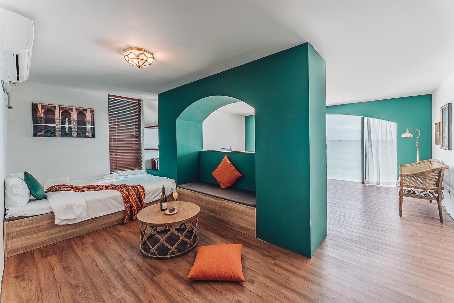 Family Room with Sea View