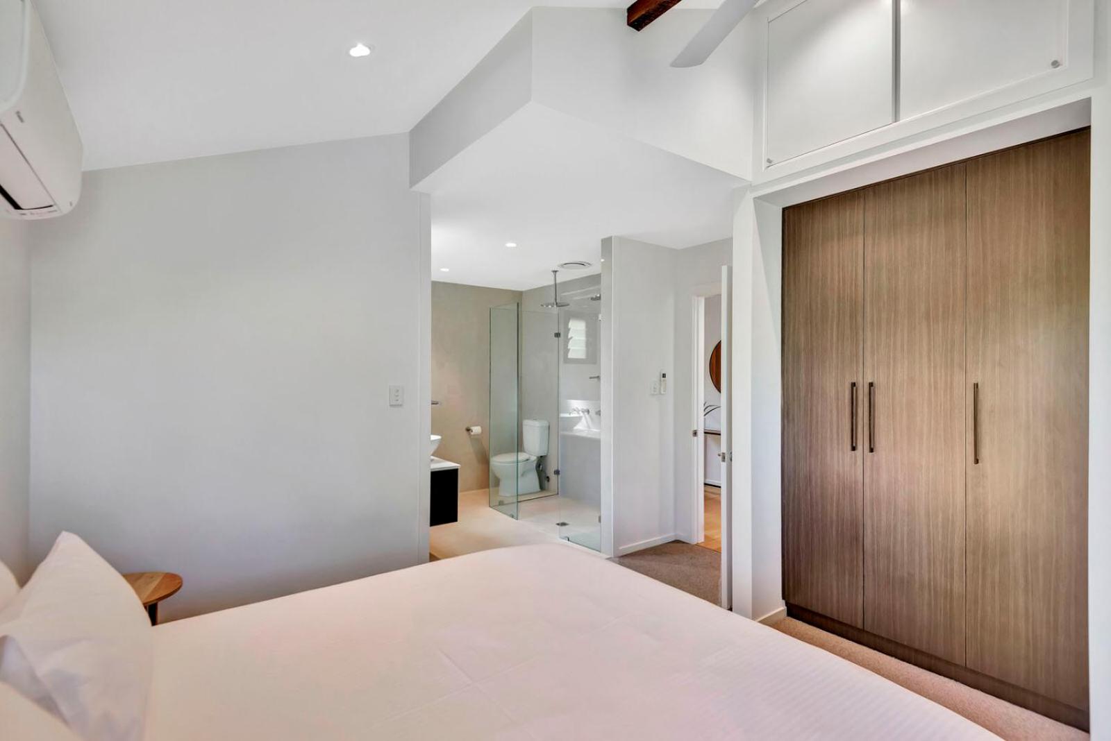 Two-Bedroom House with Jetted bathtub - Treetop (Kookaburra)