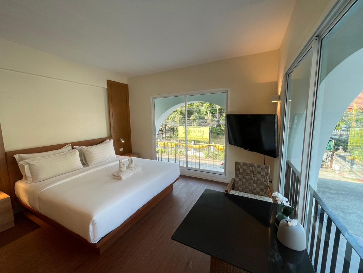 Deluxe Double Room - Photo 2
