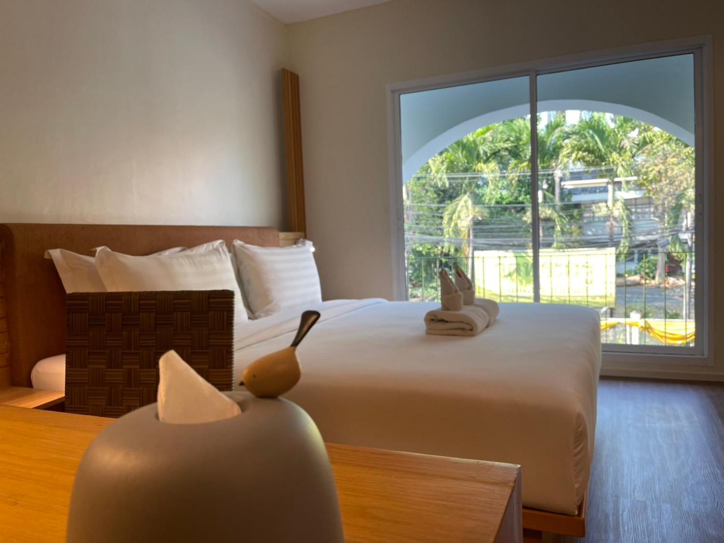 Deluxe Double Room - Photo 10