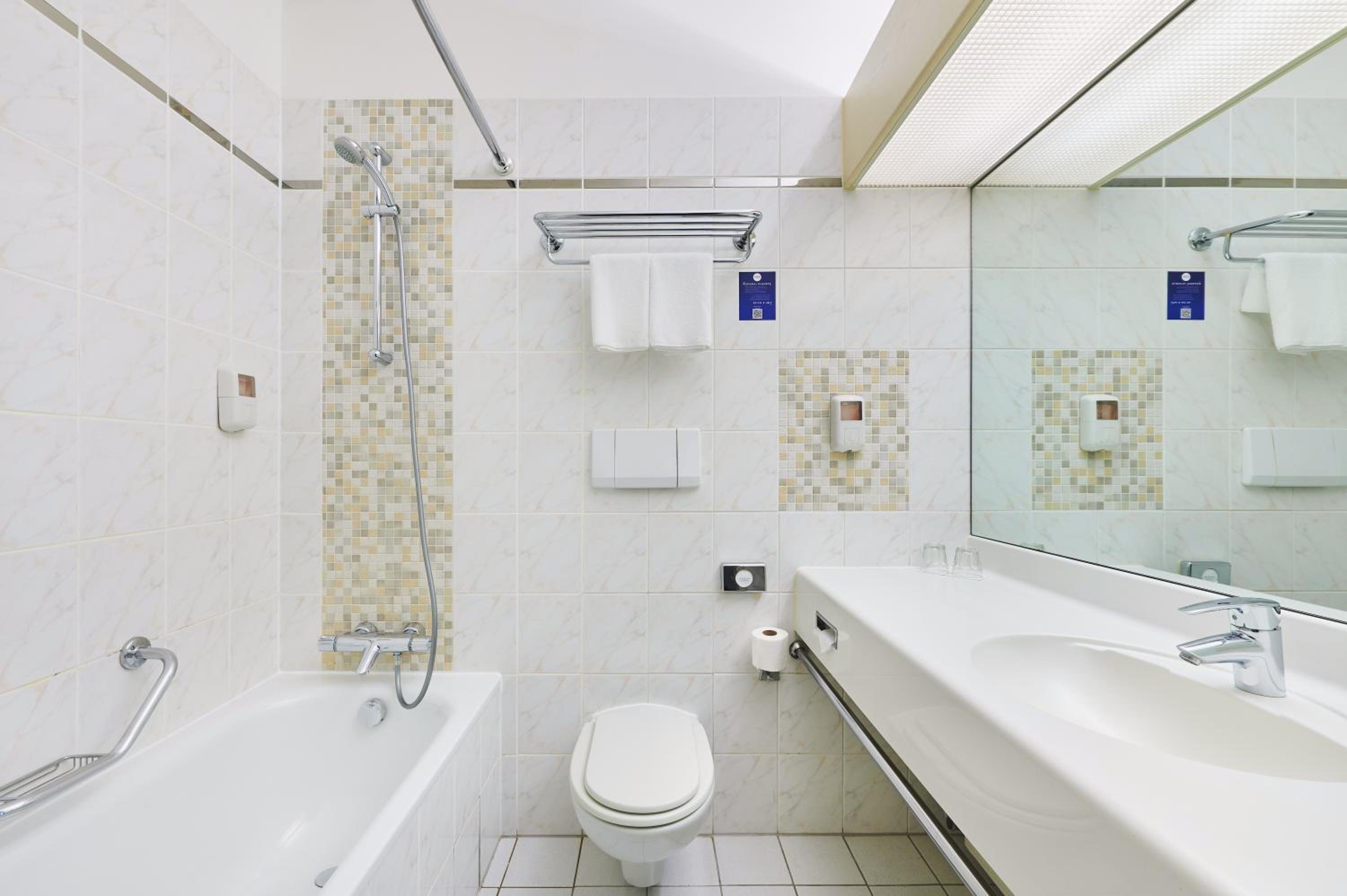 Standard Room - Traditional - Photo 7
