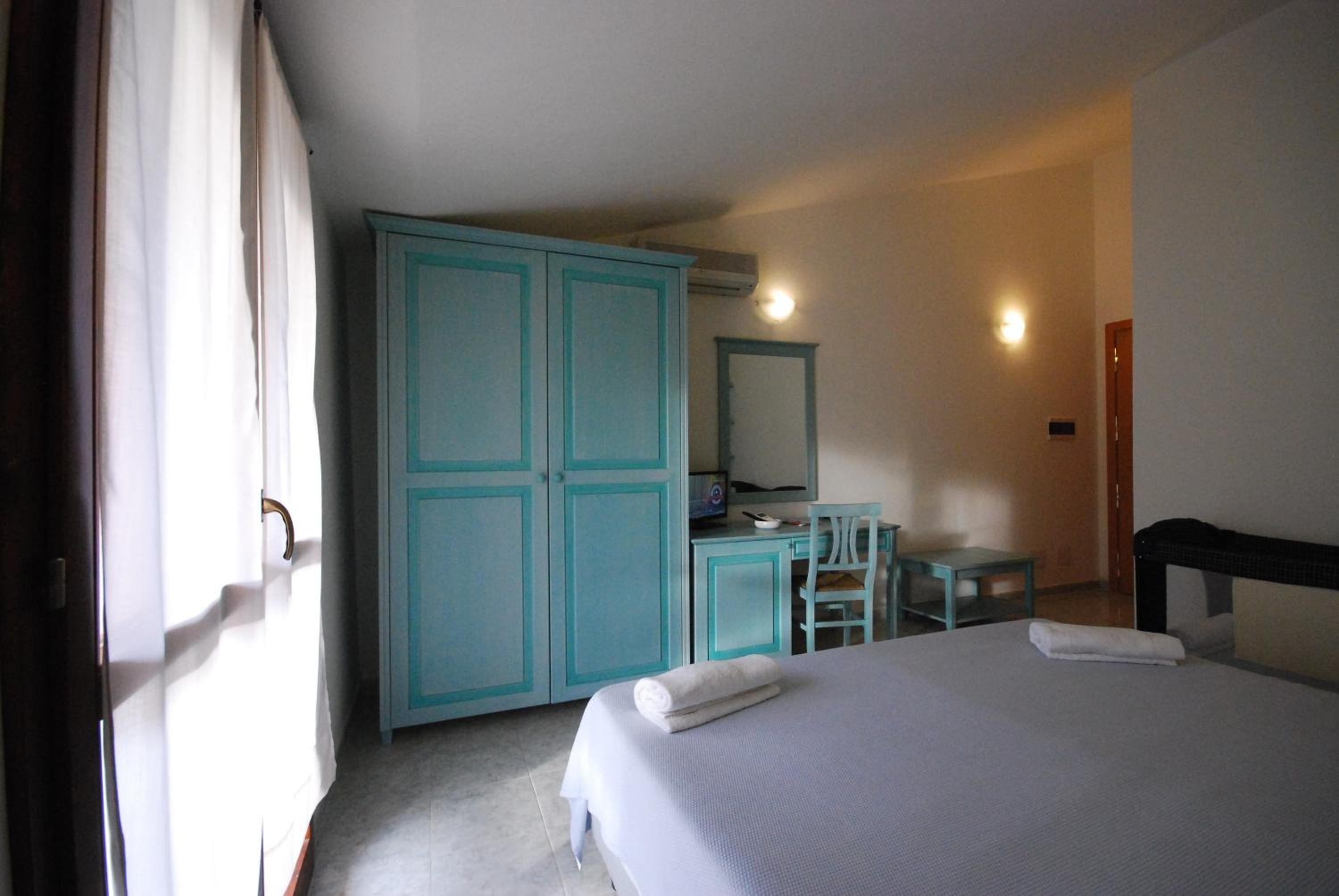 Standard Triple Room photo 3