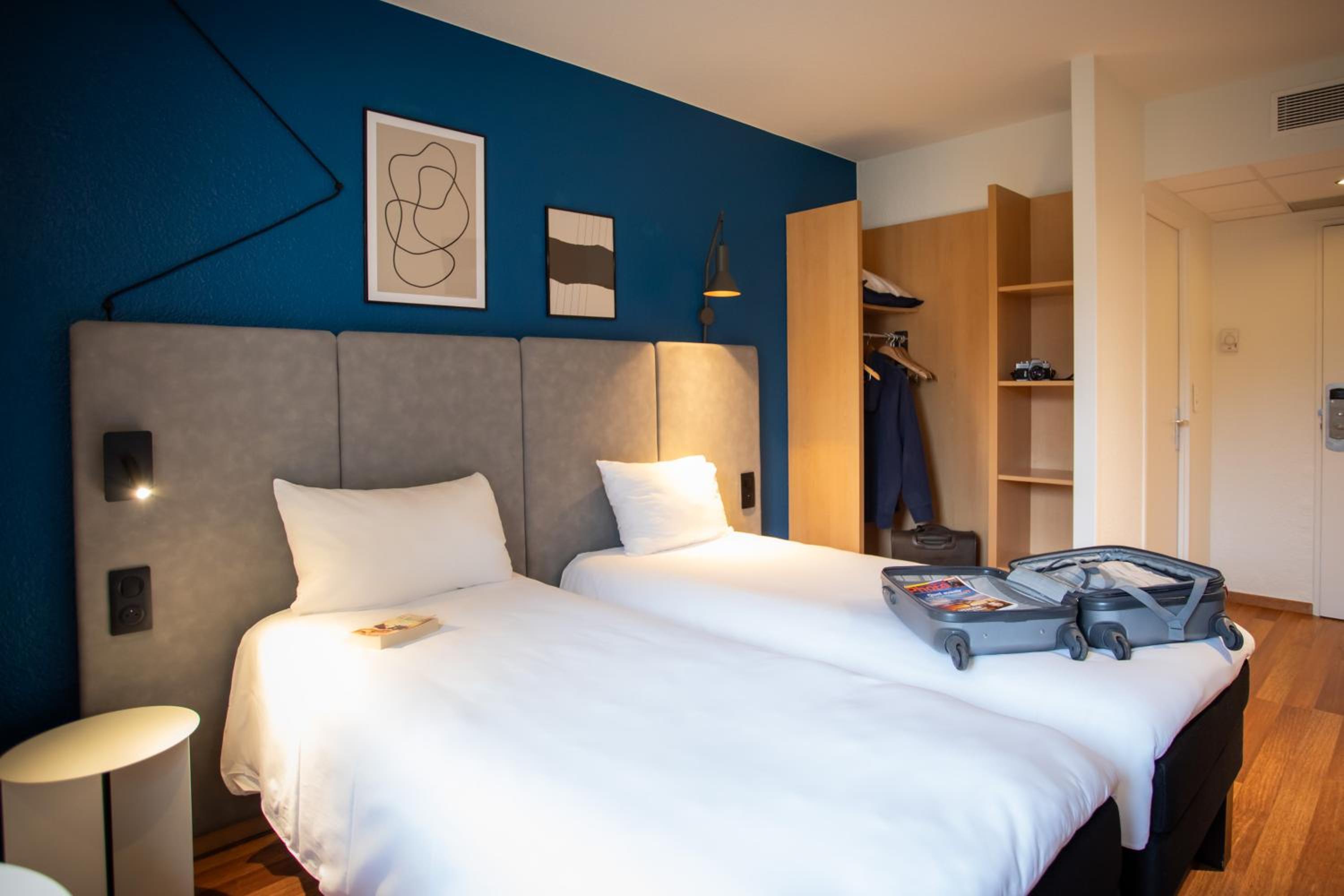 Standard Twin Room - Photo 5