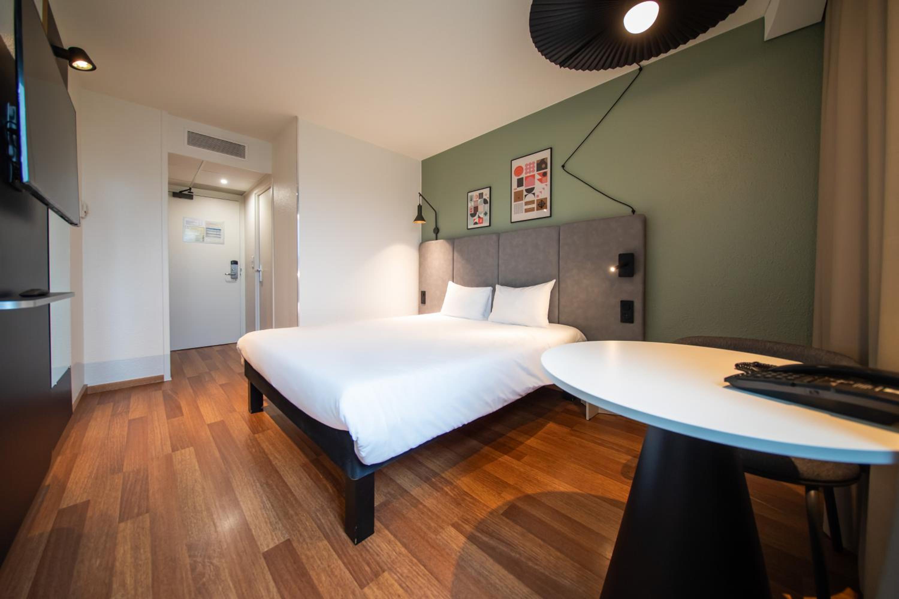 Standard Double Room - Photo 4
