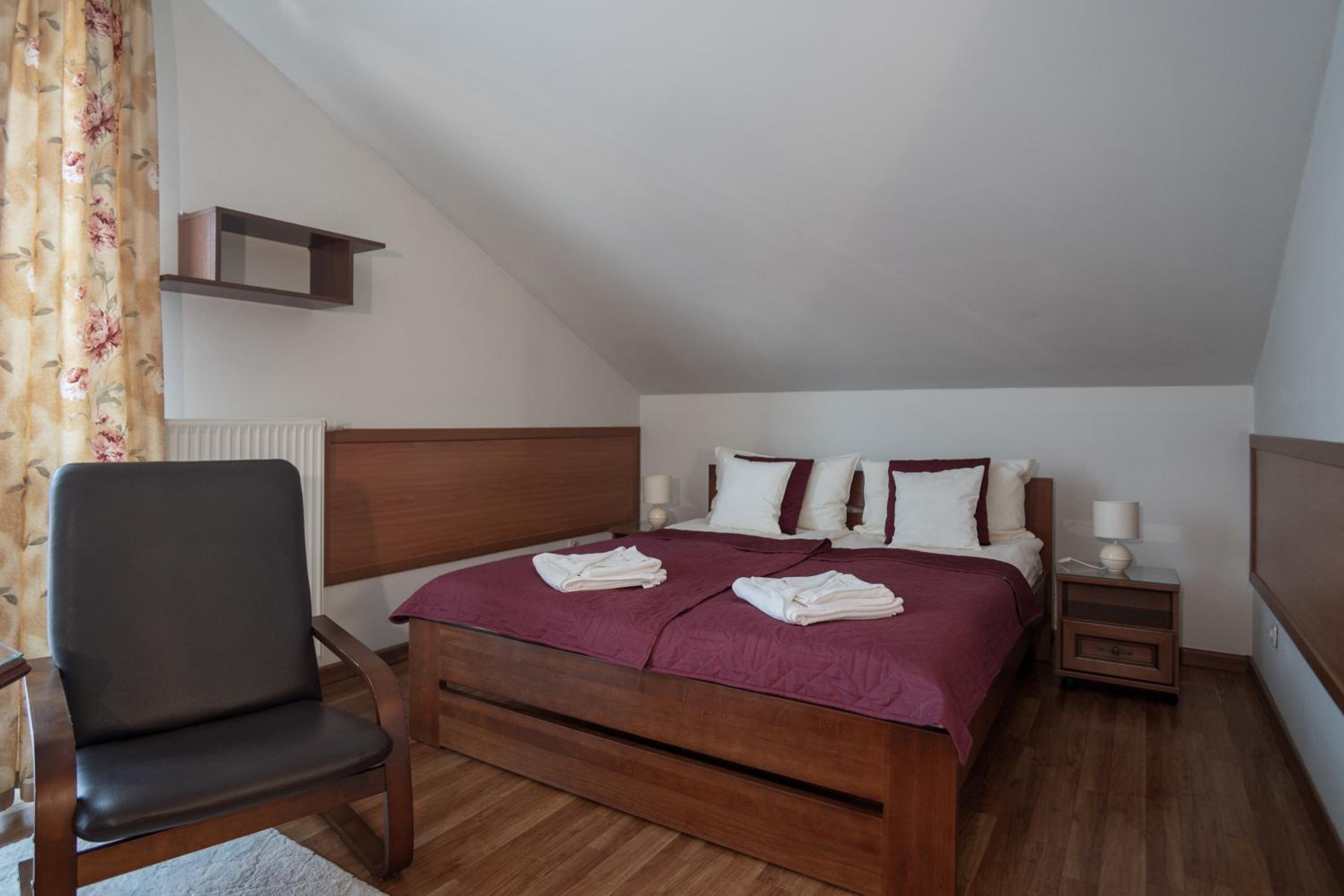 Double Room with Private Bathroom photo 1