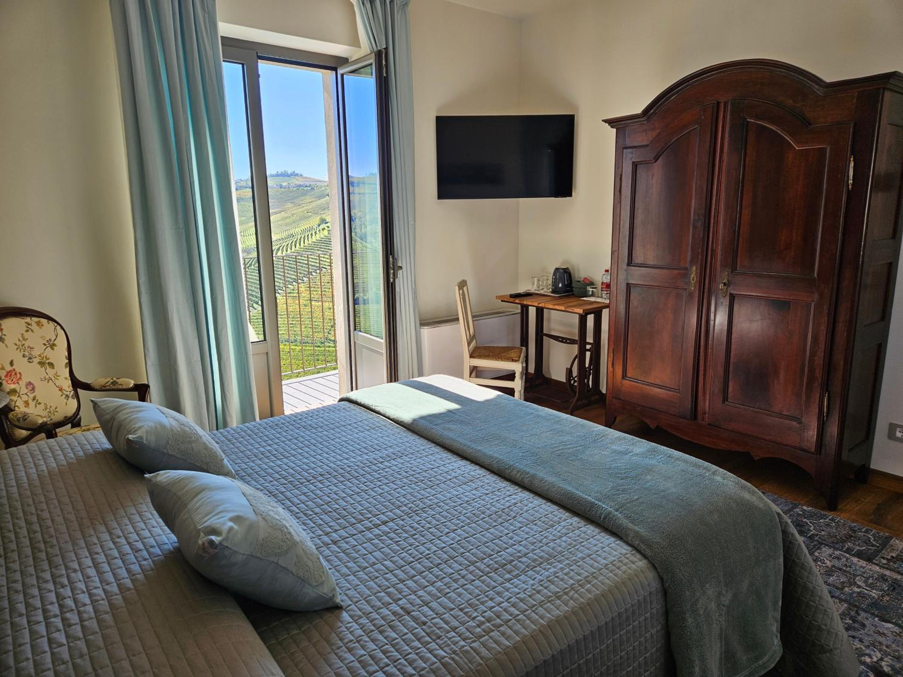King Room with Pool View