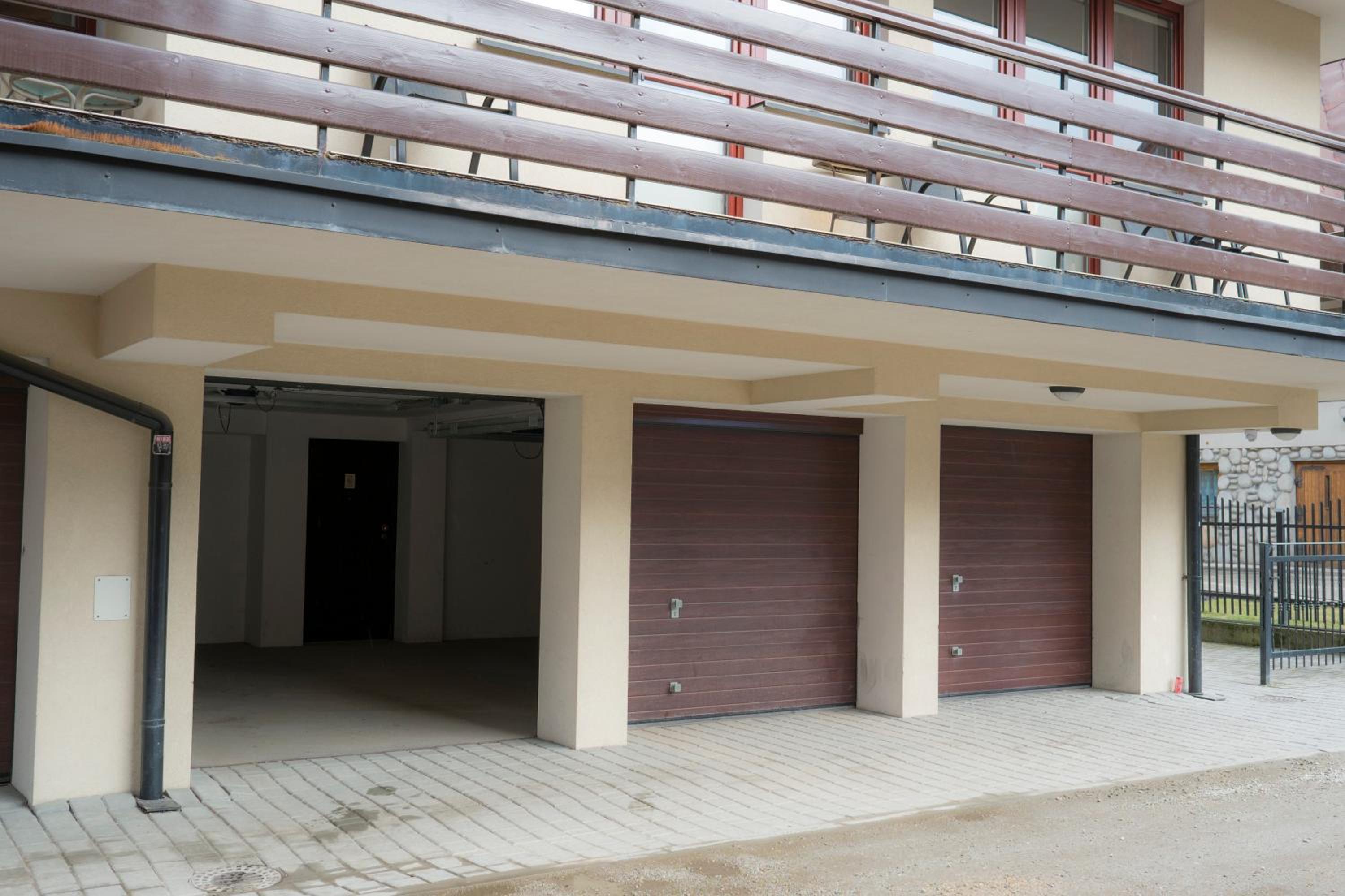 Apartment with Mountain View - Photo 8