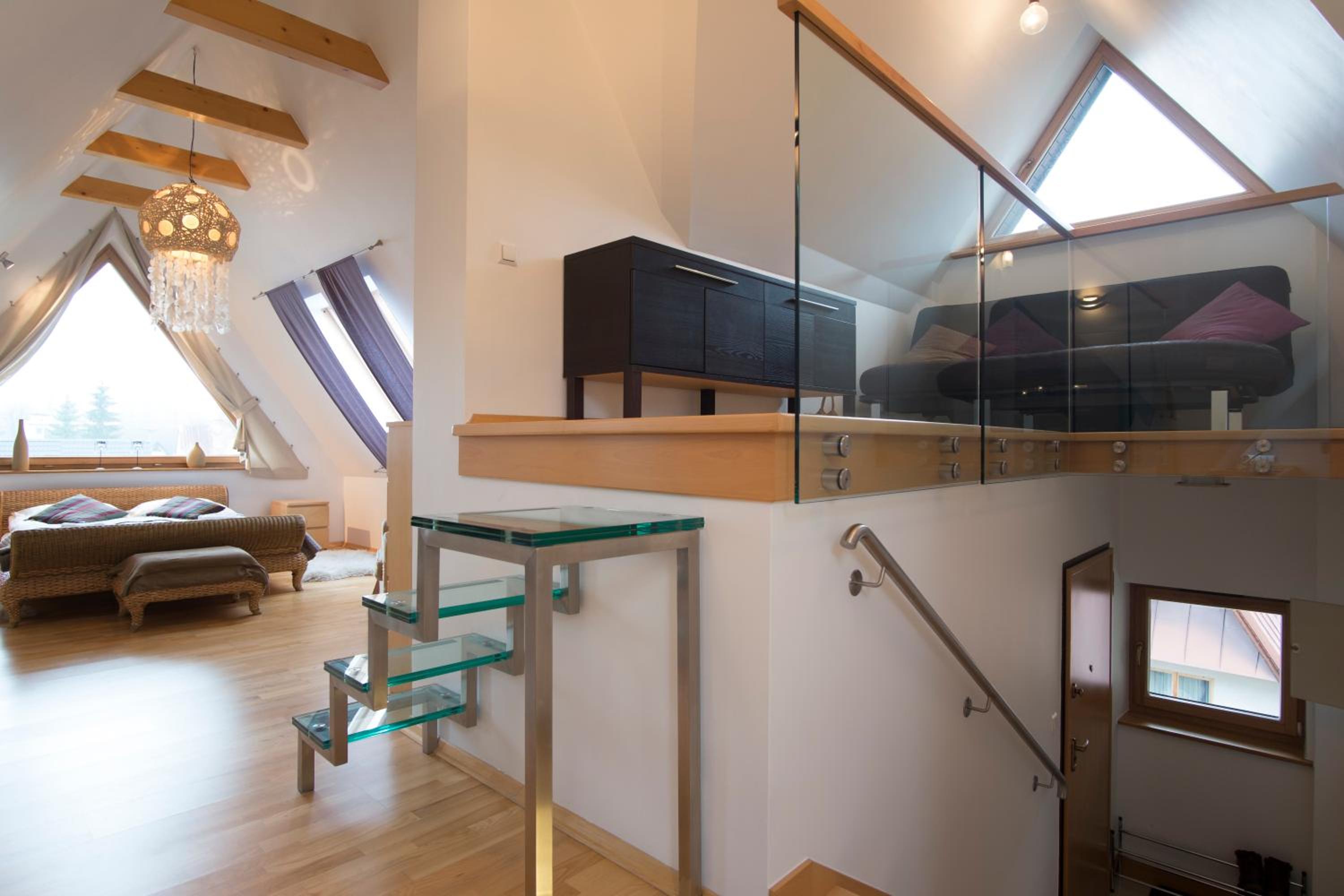 Apartment with Mountain View - Photo 10