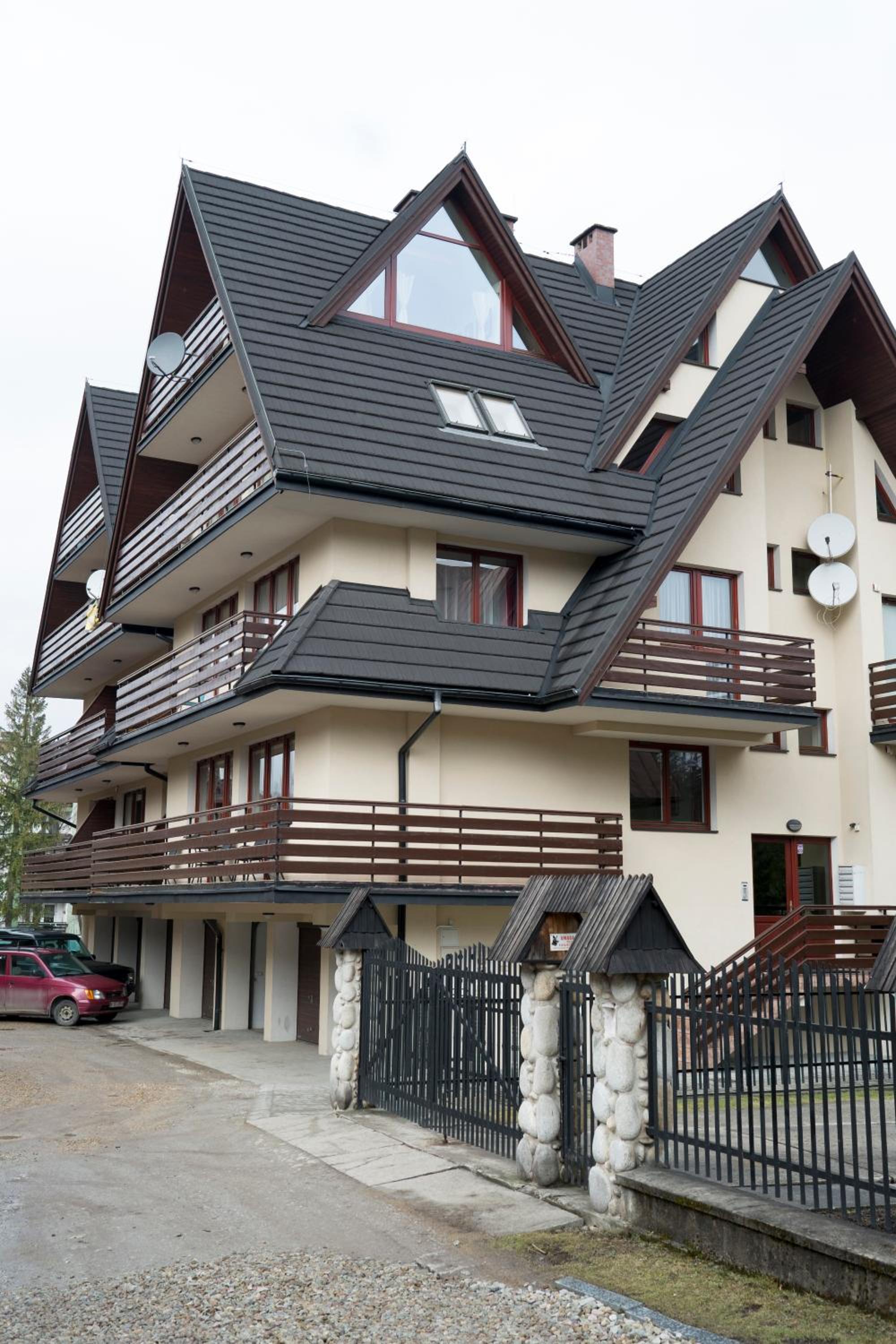 Apartment with Mountain View - Photo 15