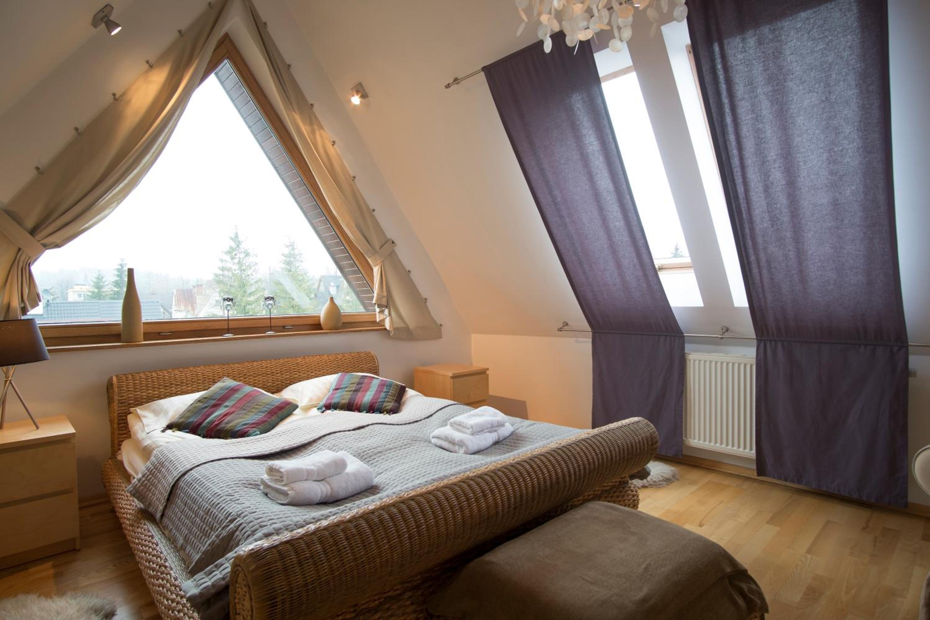 Apartment with Mountain View - Photo 1
