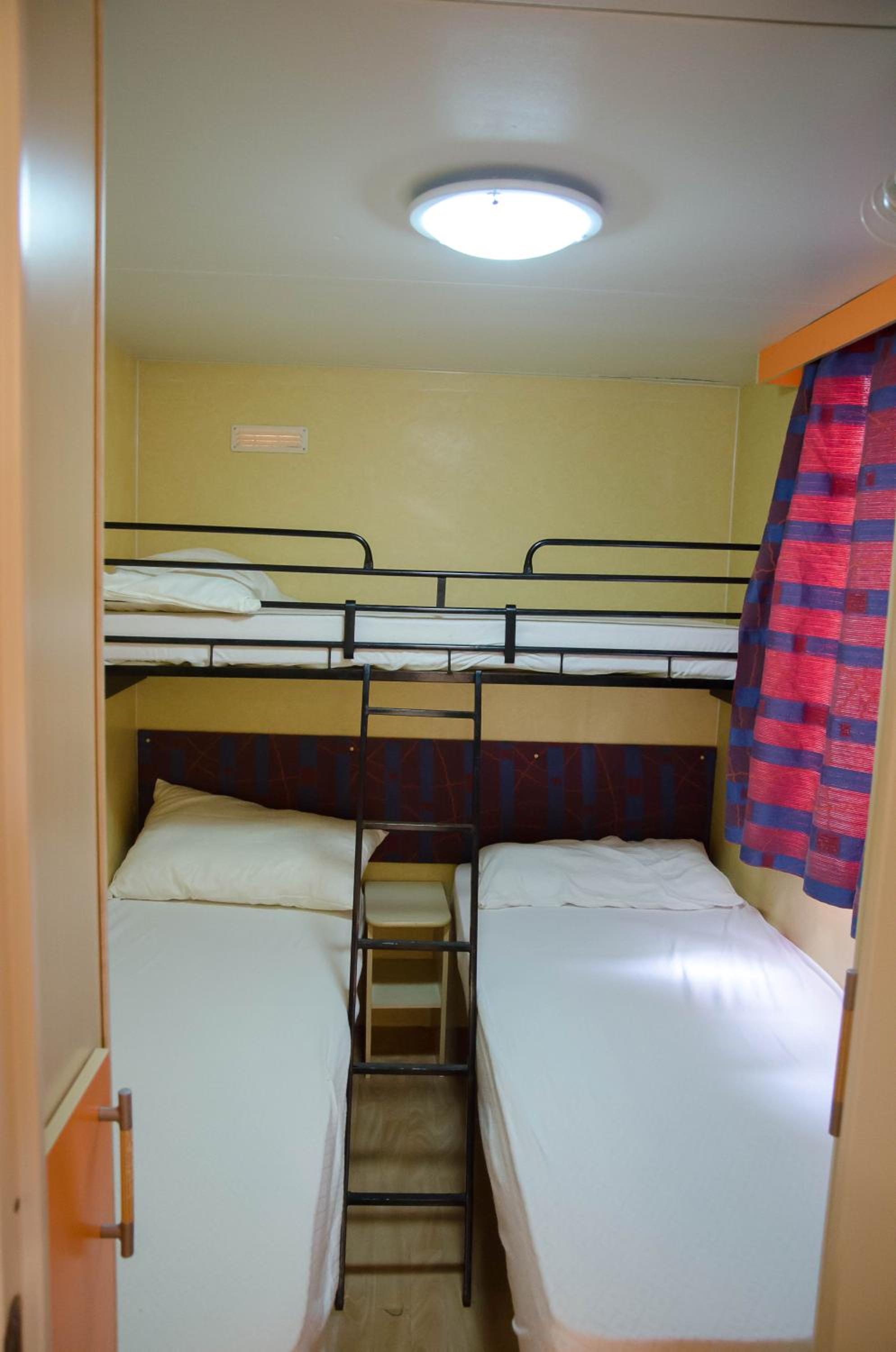 Two-Bedroom Apartment (6 Adults) photo 2