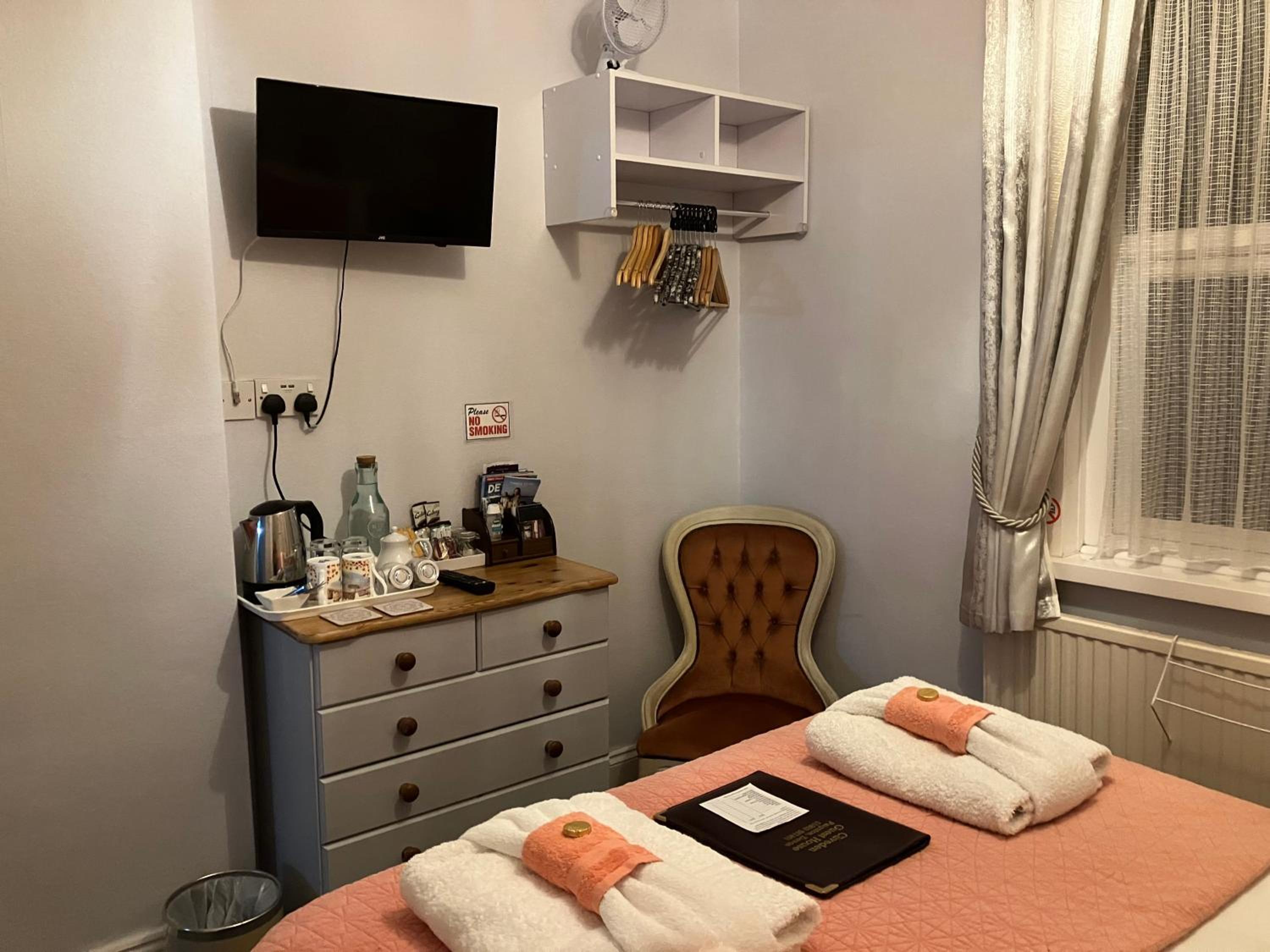 Double Room with Private Bathroom