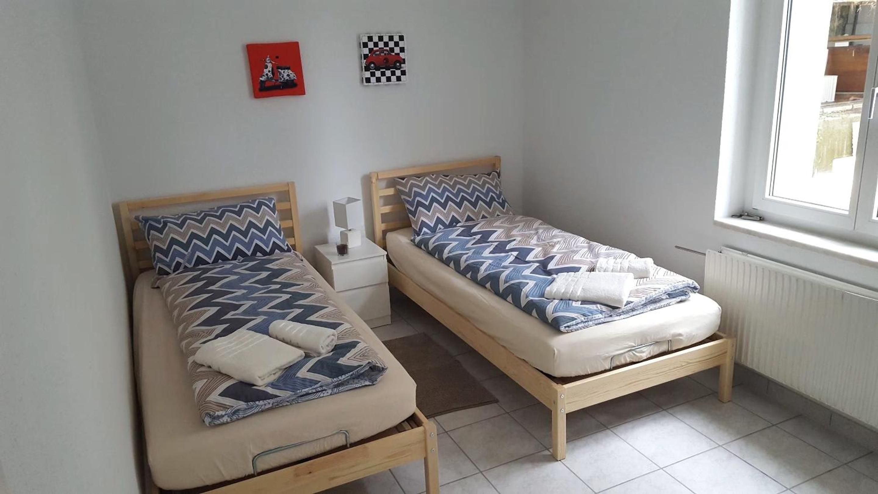 Budget Twin Room - Photo 4