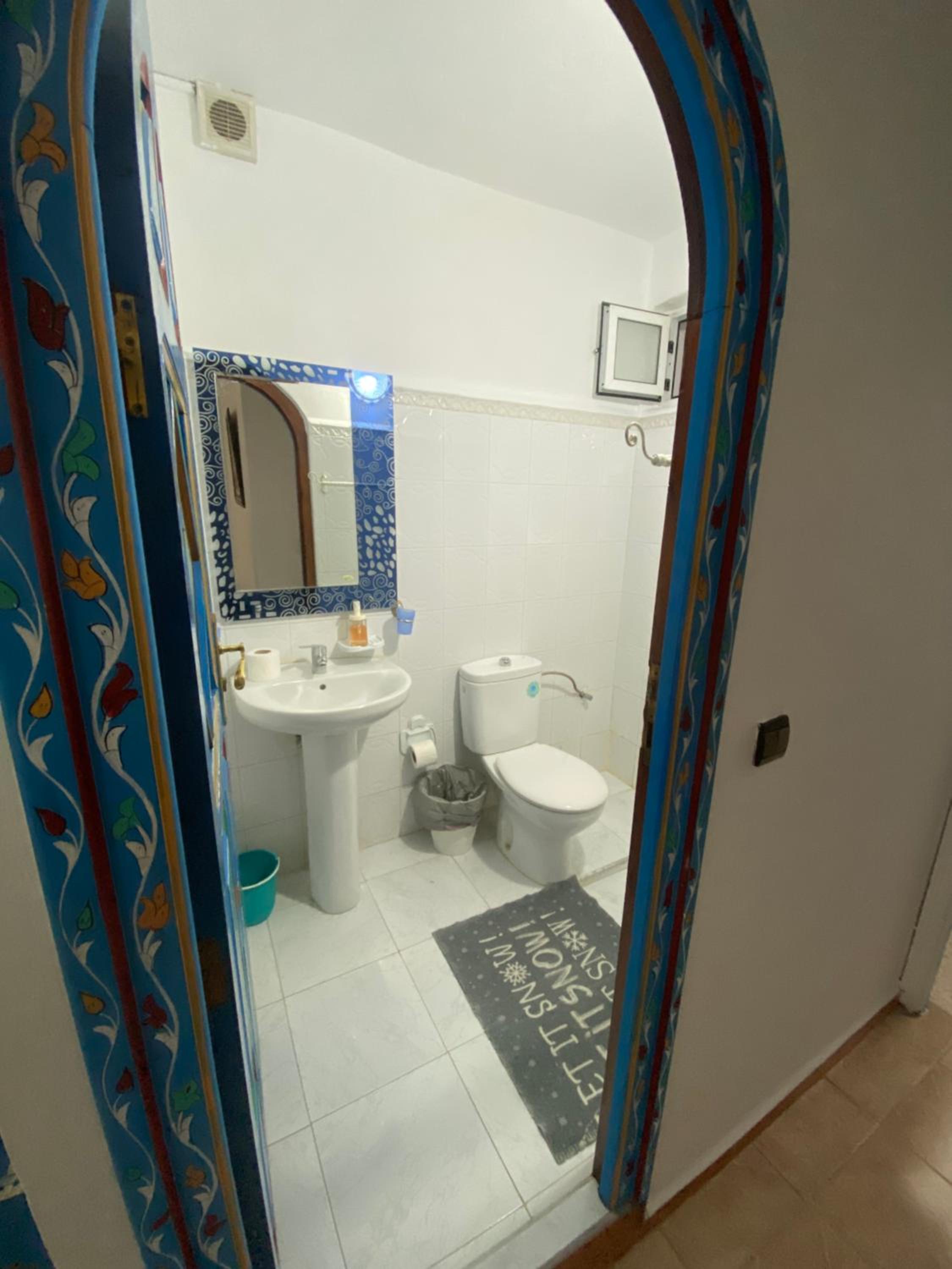 Deluxe King Room - Photo 6