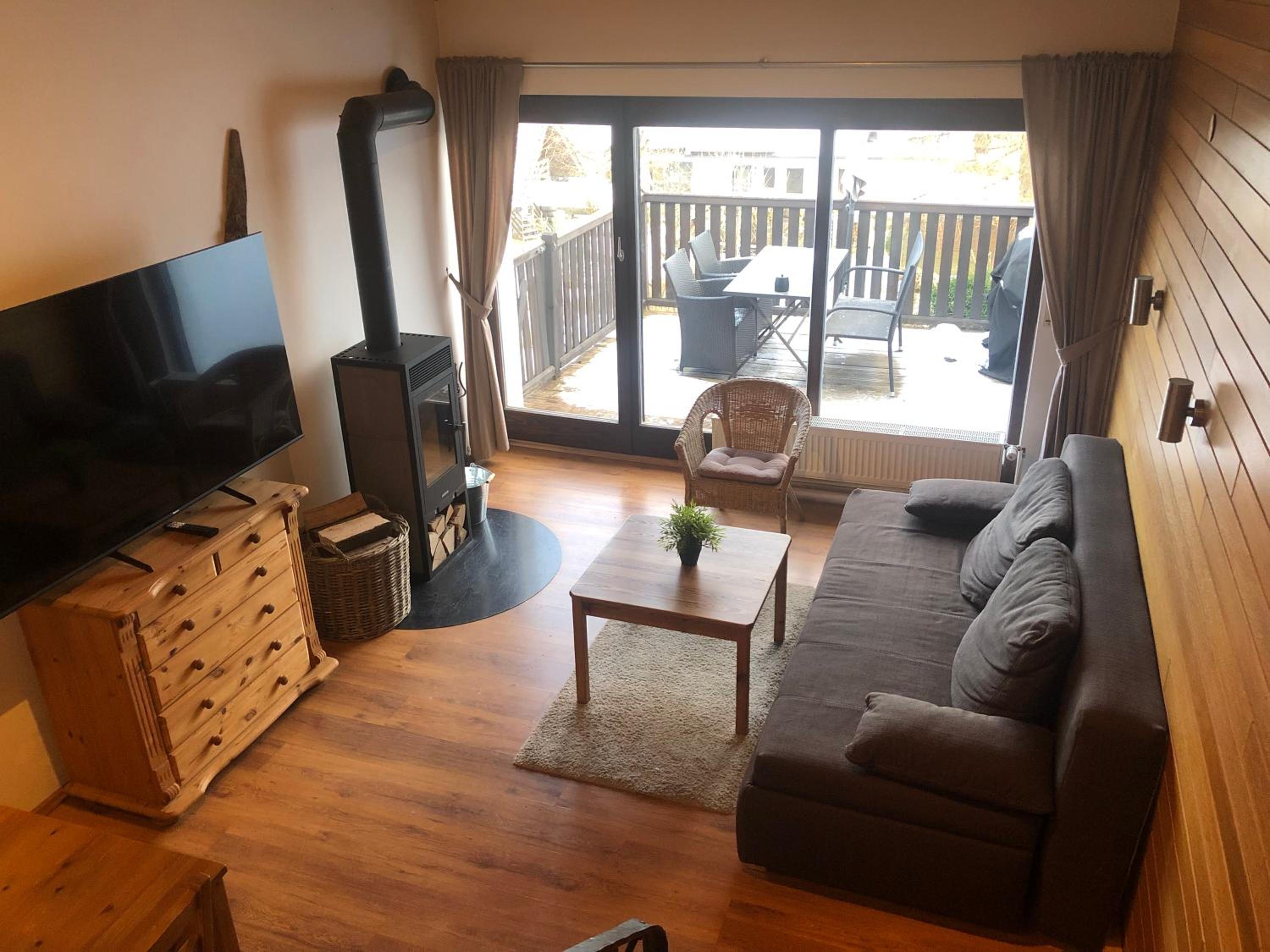 One-Bedroom House photo 1