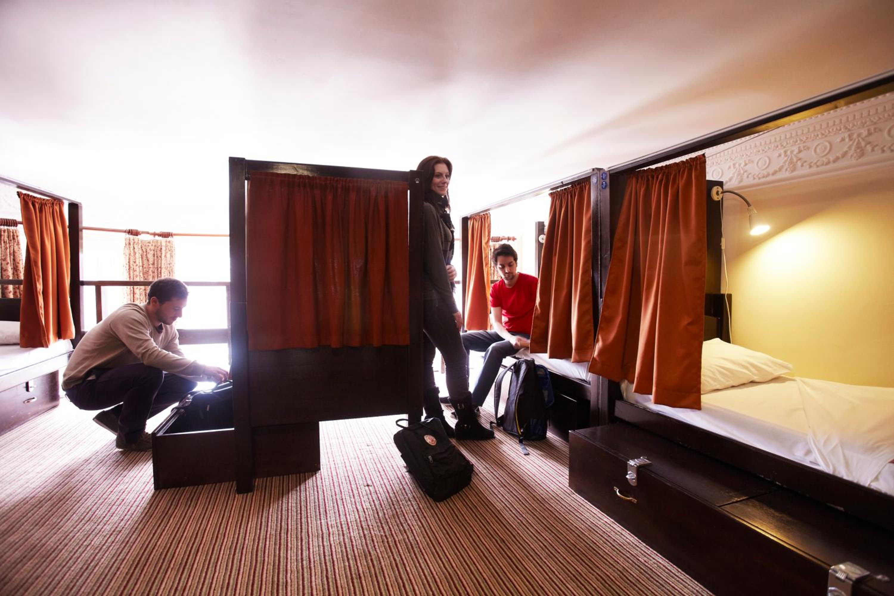 Bed in 18-Bed Mixed Dormitory Room photo 2