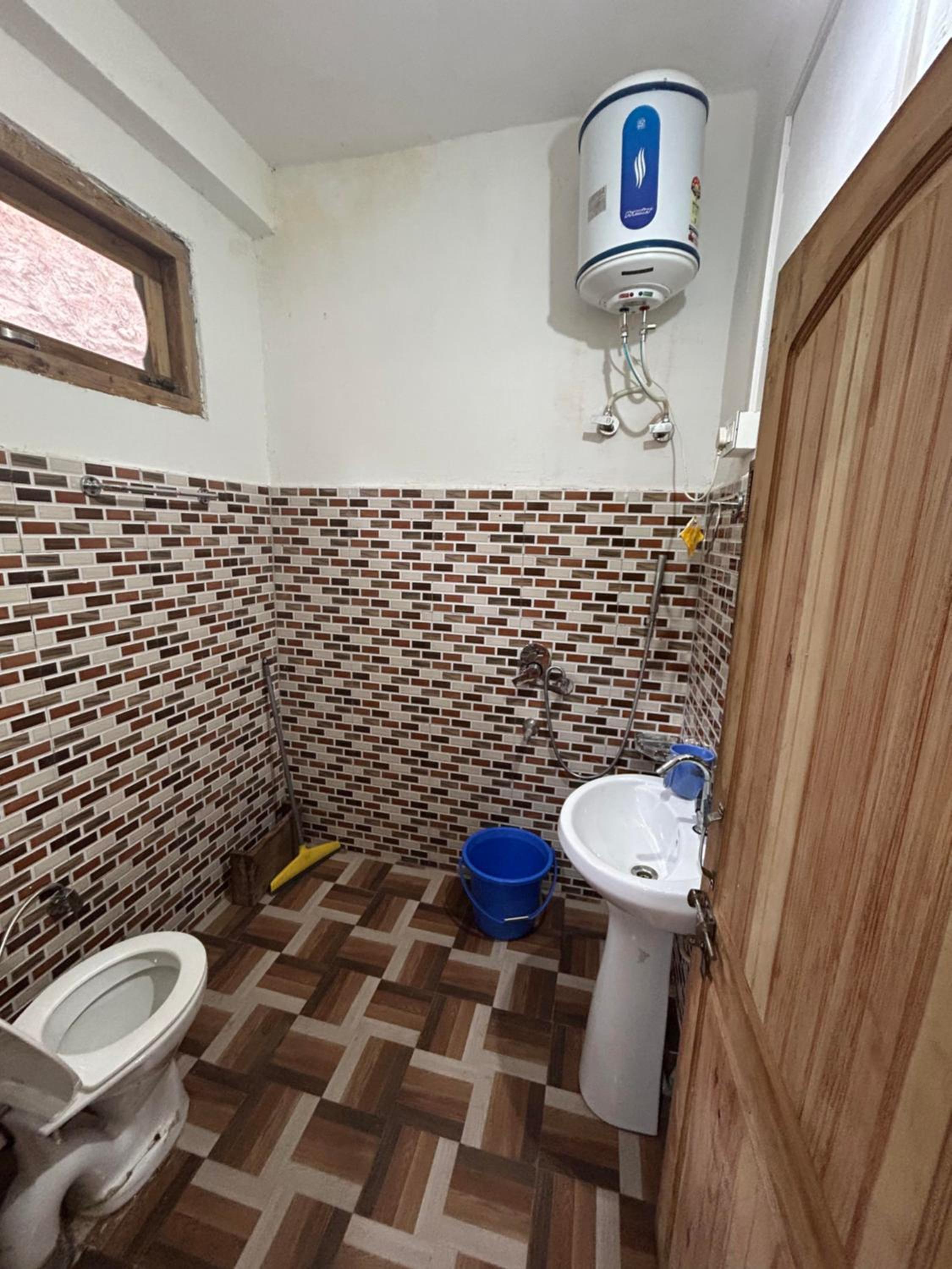 Standard Double Room - Photo 2