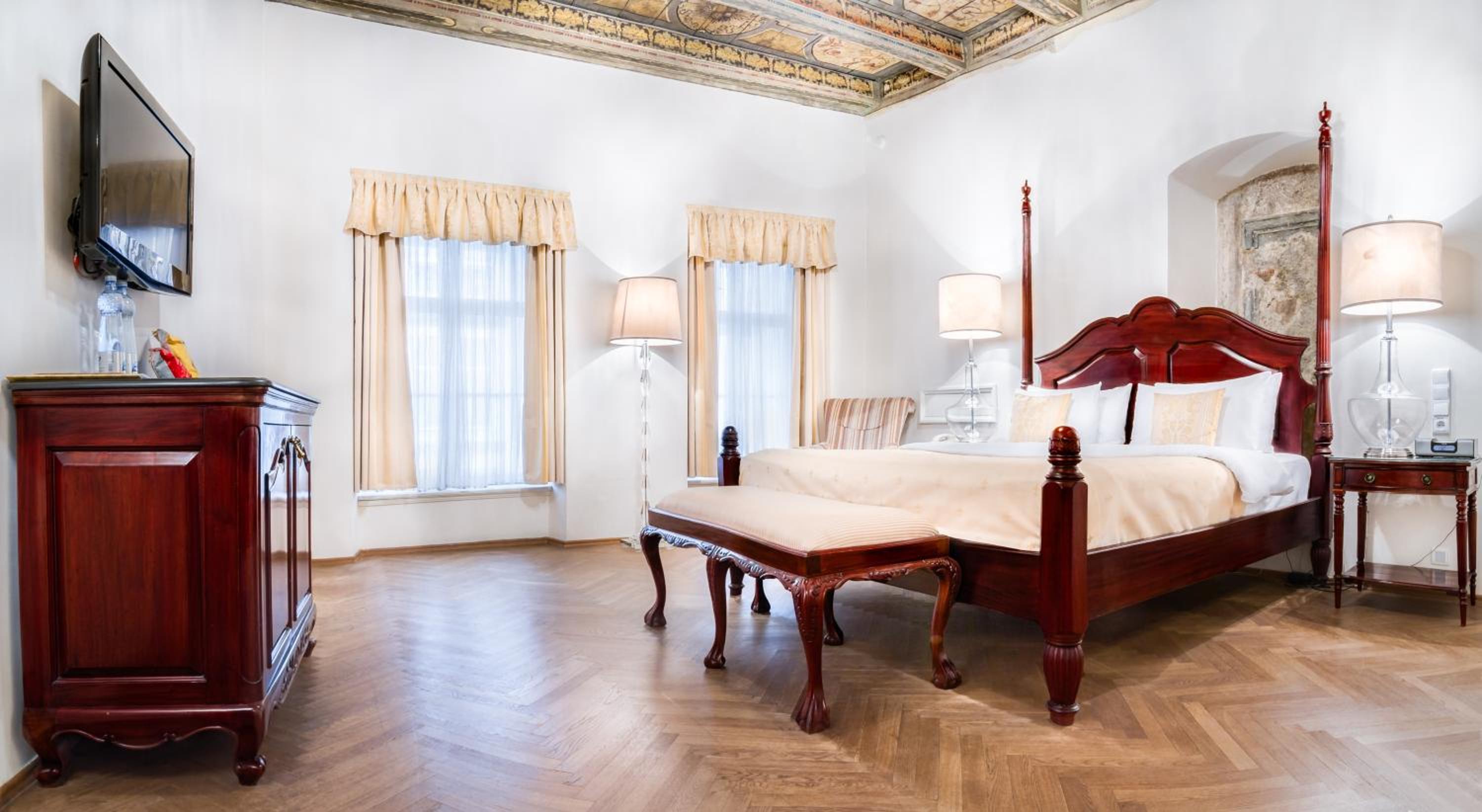 Deluxe Double or Twin Room