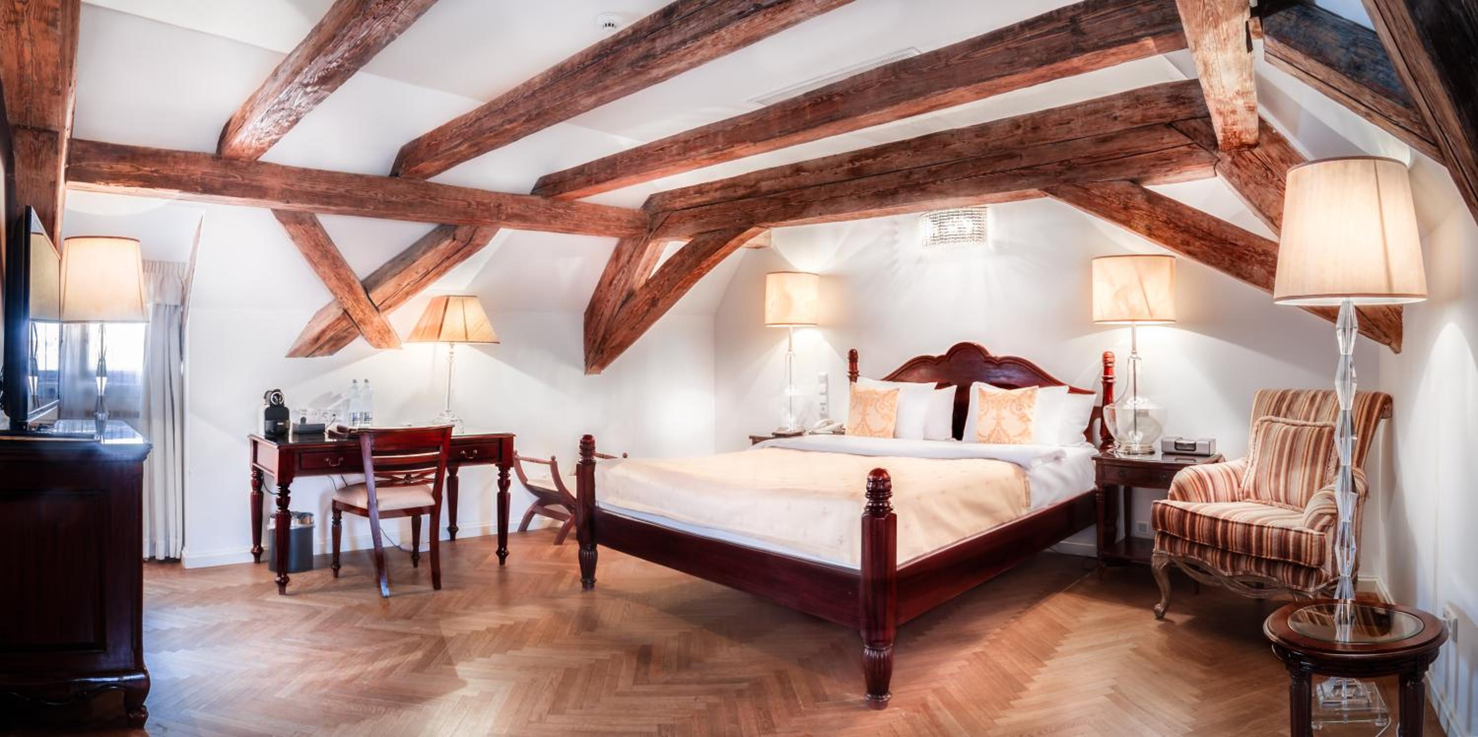 Deluxe Double or Twin Room