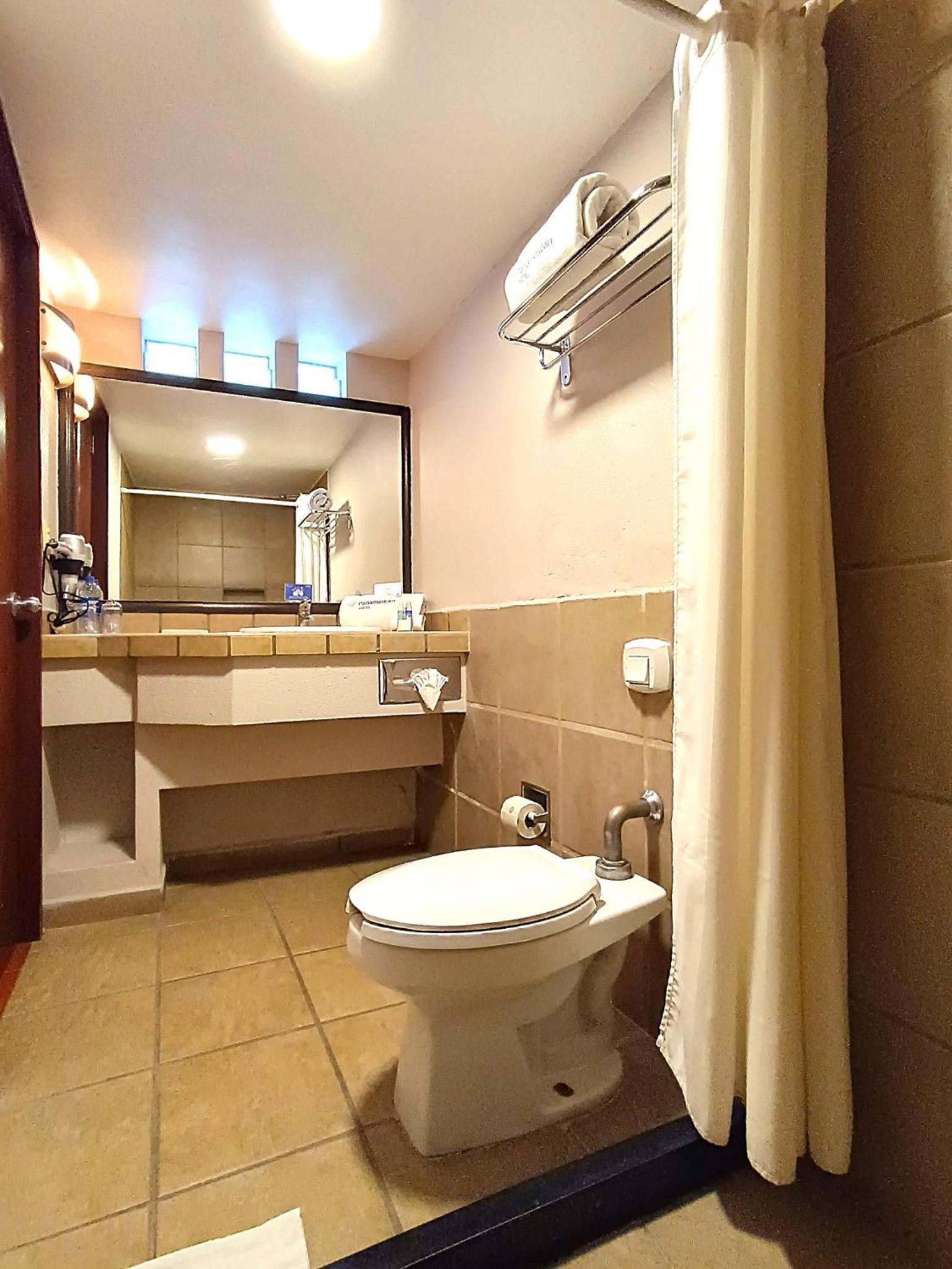 Budget Double Room with Two Double Beds photo 3