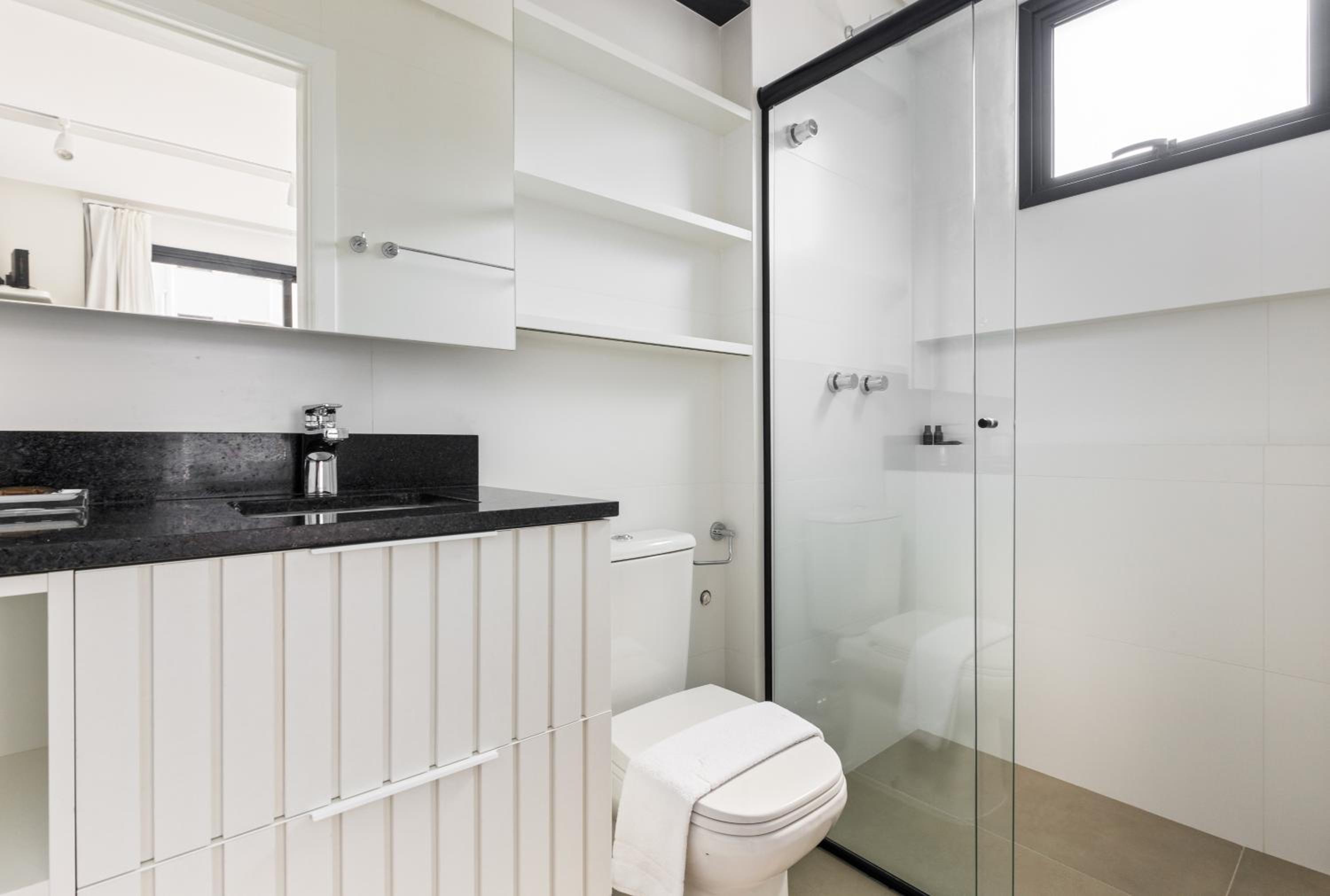 Apartment with City View - Photo 8