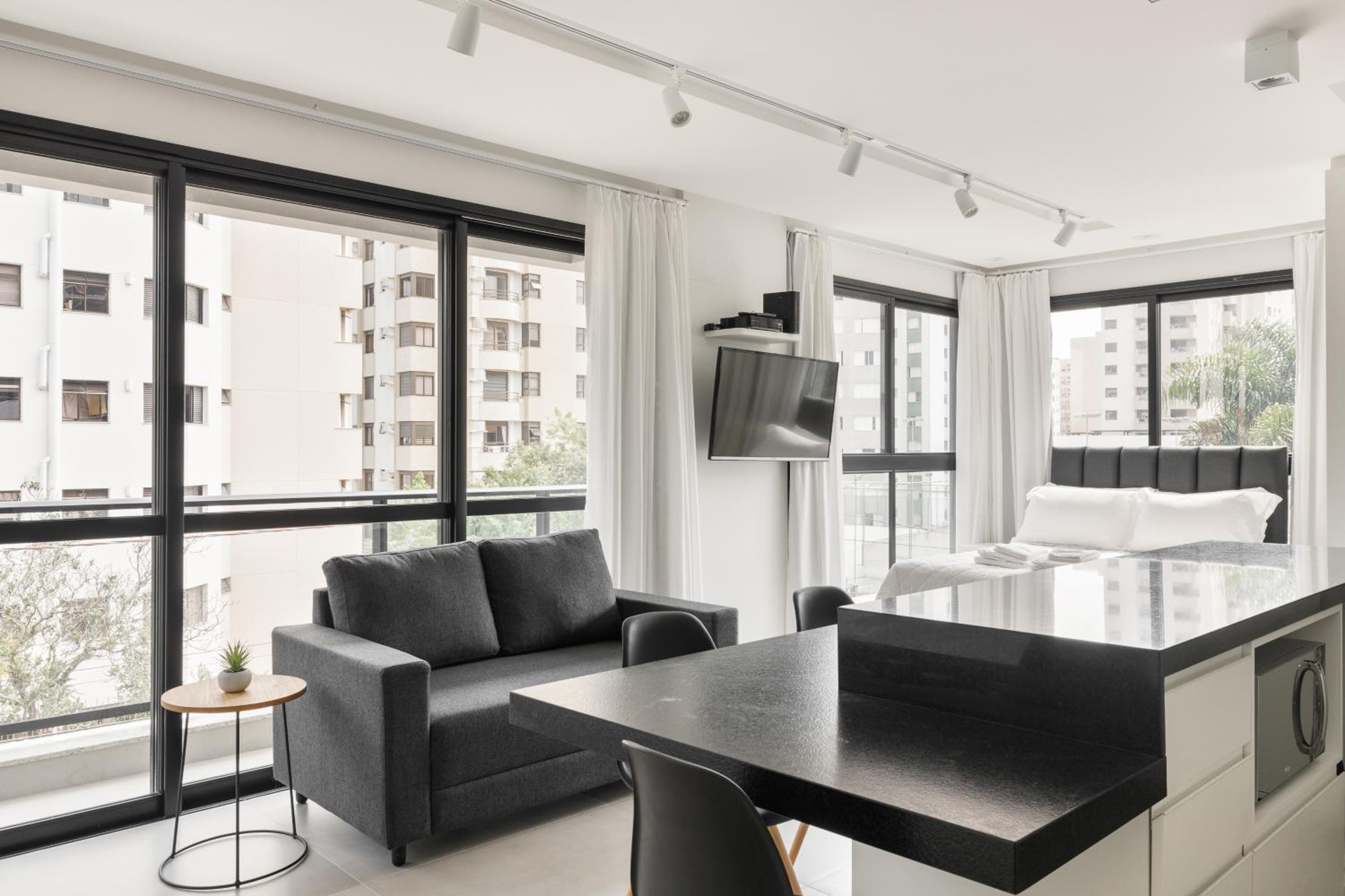 Apartment with City View - Photo 13