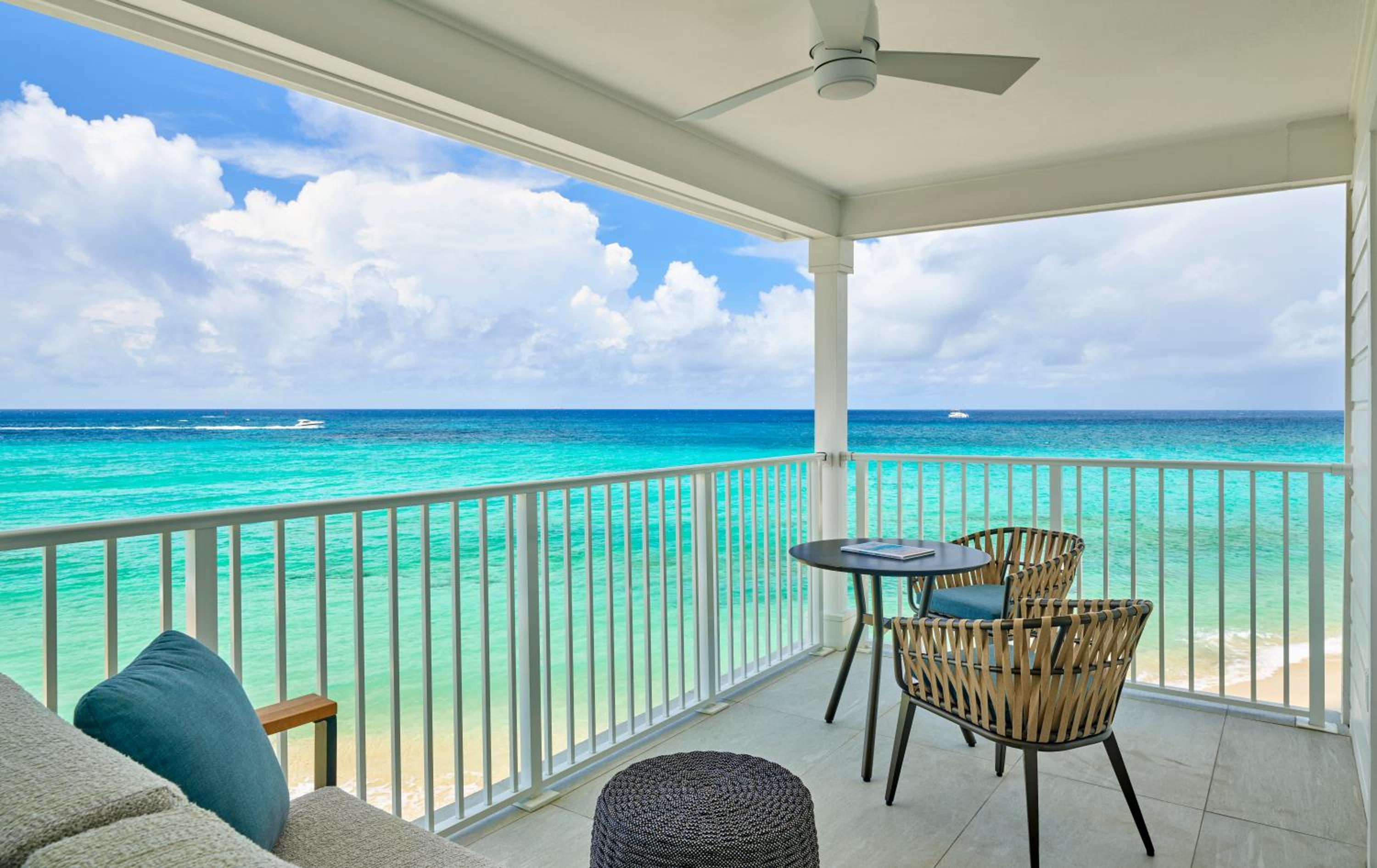 Oceanfront King, Guest room, 1 King, Sofa bed, Oceanfront (Hearing Accessible)