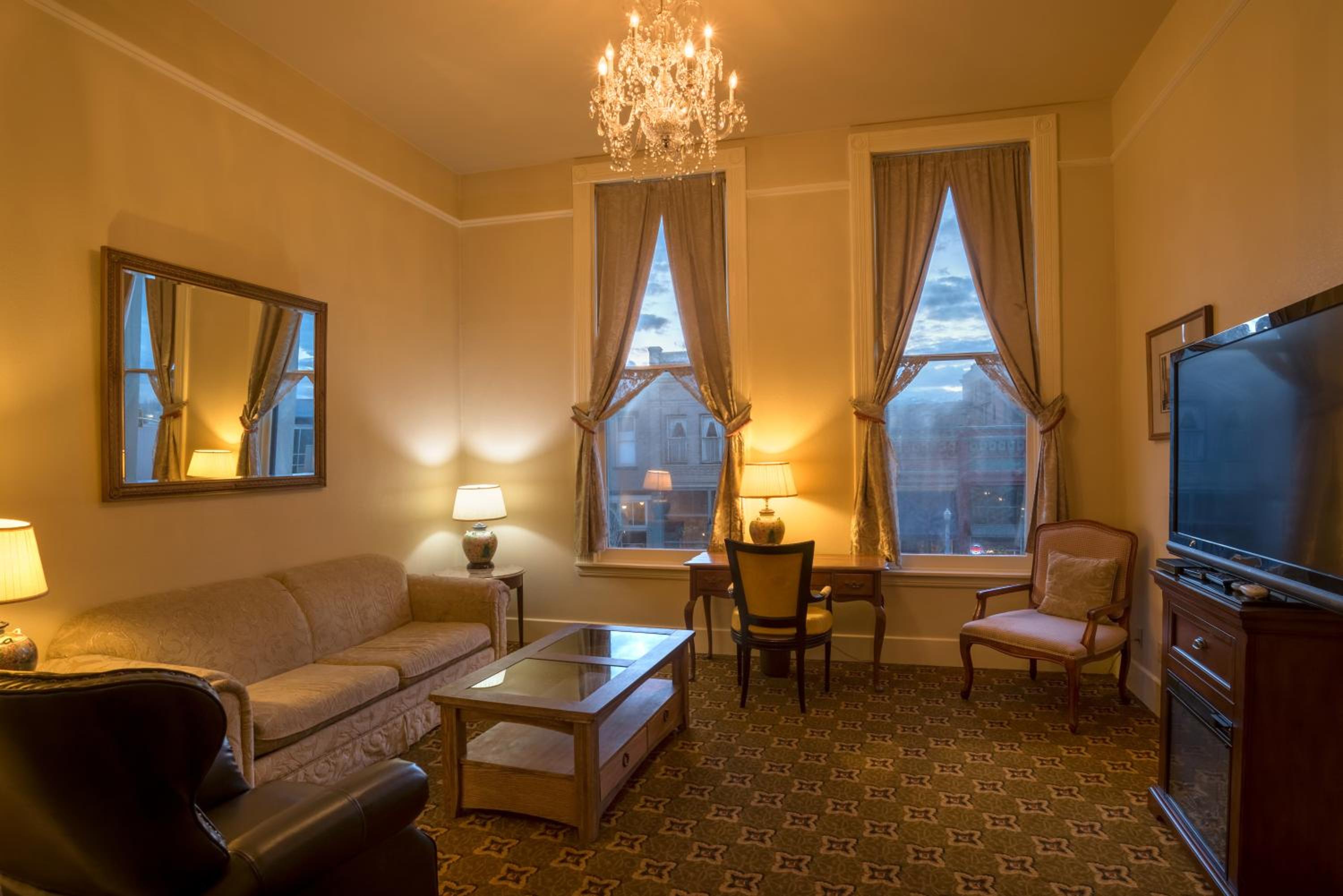 Suite with Mountain View - Photo 1