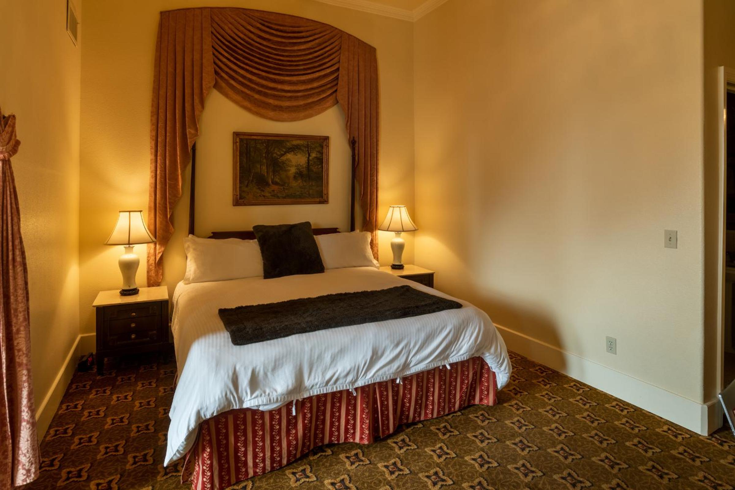 Suite with Mountain View - Photo 3