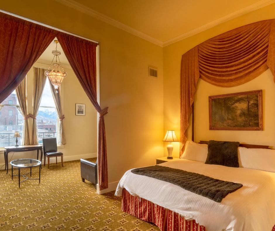 Suite with Mountain View - Photo 4
