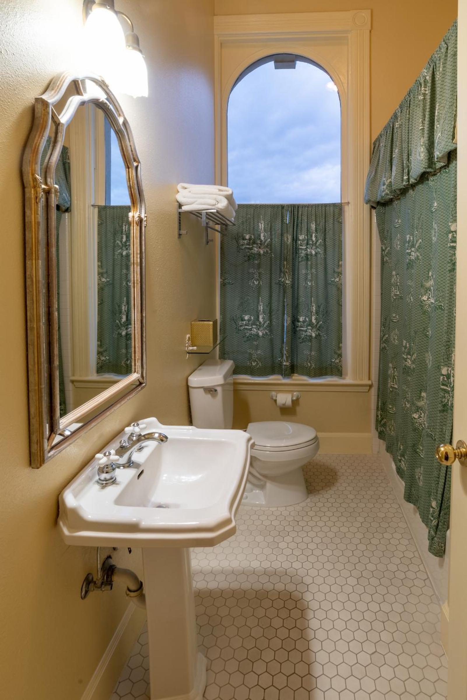 Double Room with Mountain View - Photo 2