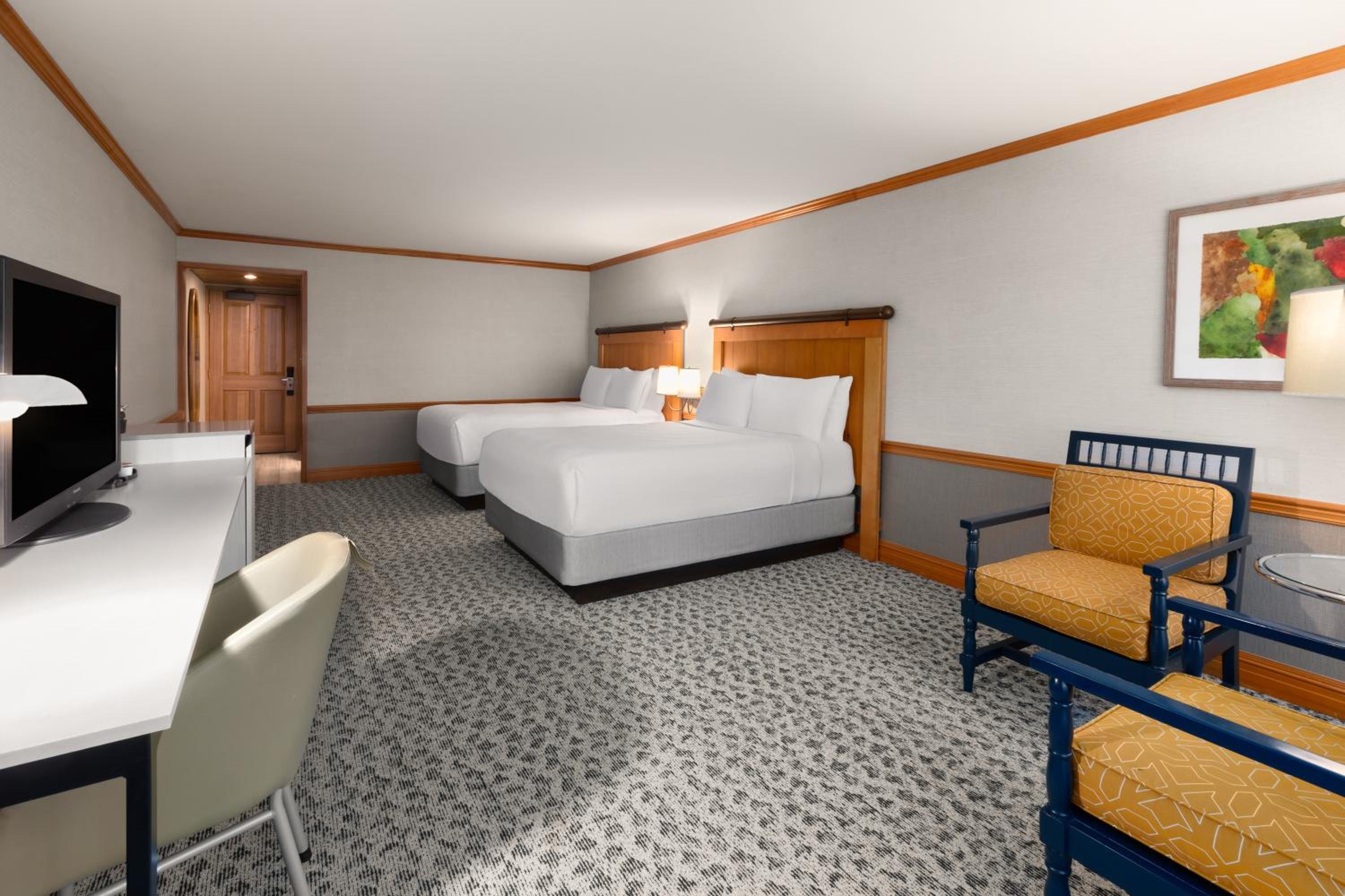 Queen Room with Two Queen Beds - Non-Smoking - Photo 2