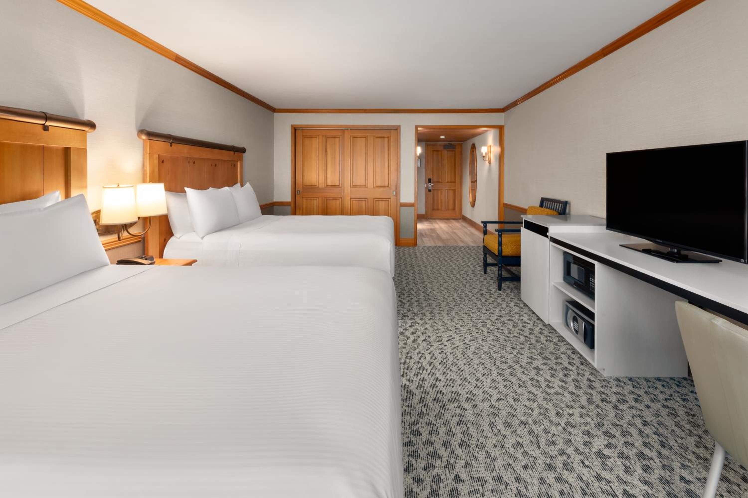 Queen Room with Two Queen Beds and Water View - Non-Smoking - Photo 1