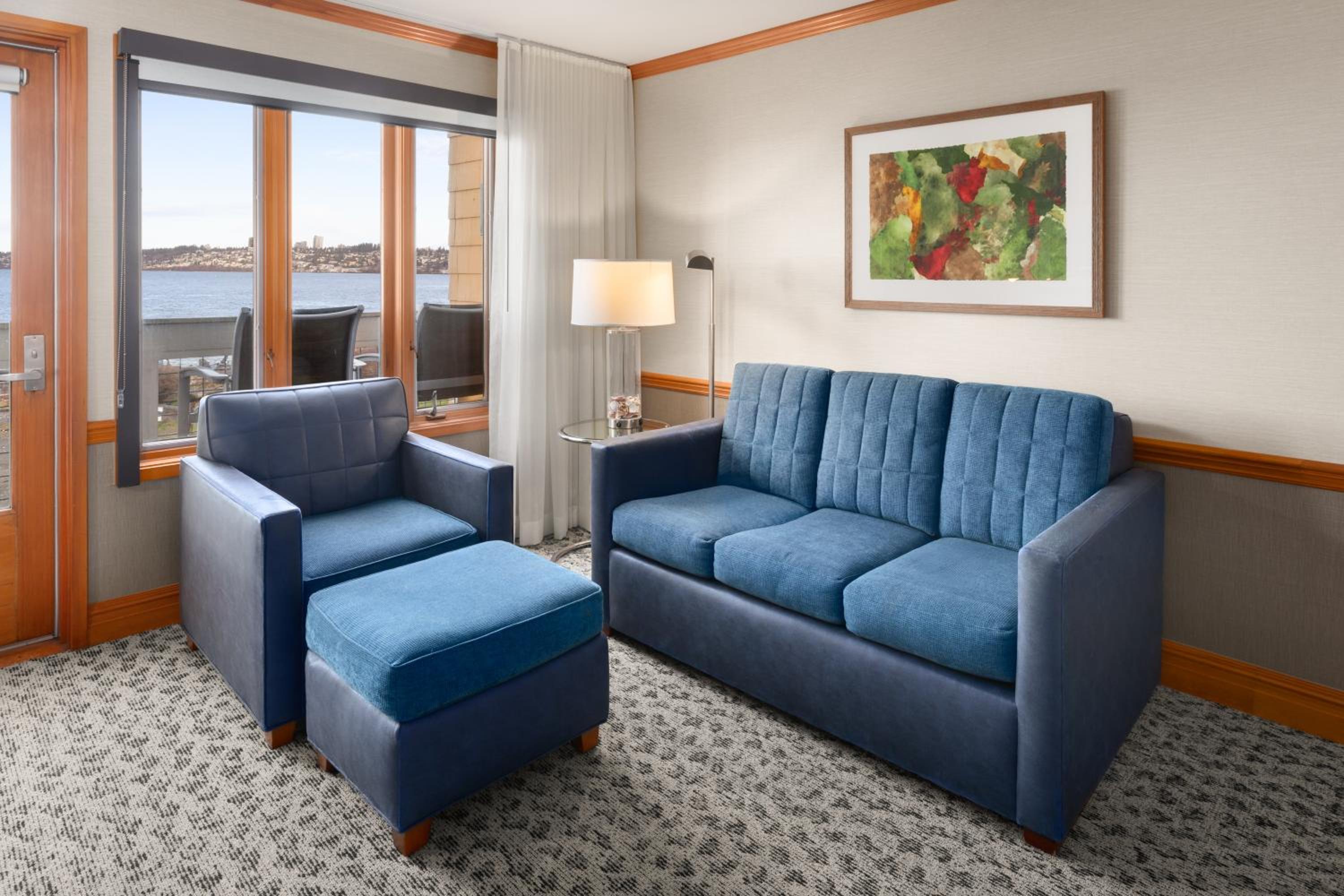 Premier King Room with Balcony and Water View - Non-Smoking - Photo 1