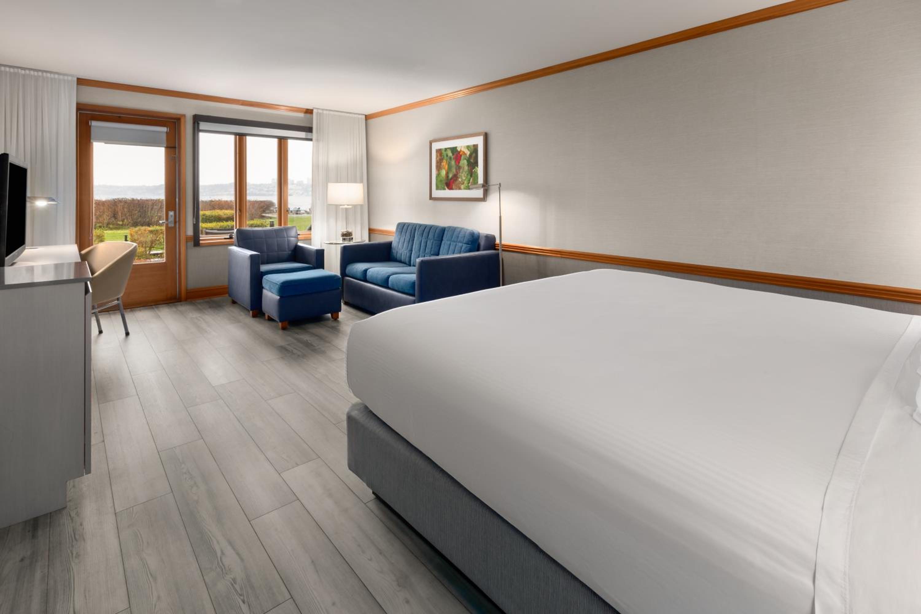 King Room with Patio and Water View - Non-Smoking - Photo 1