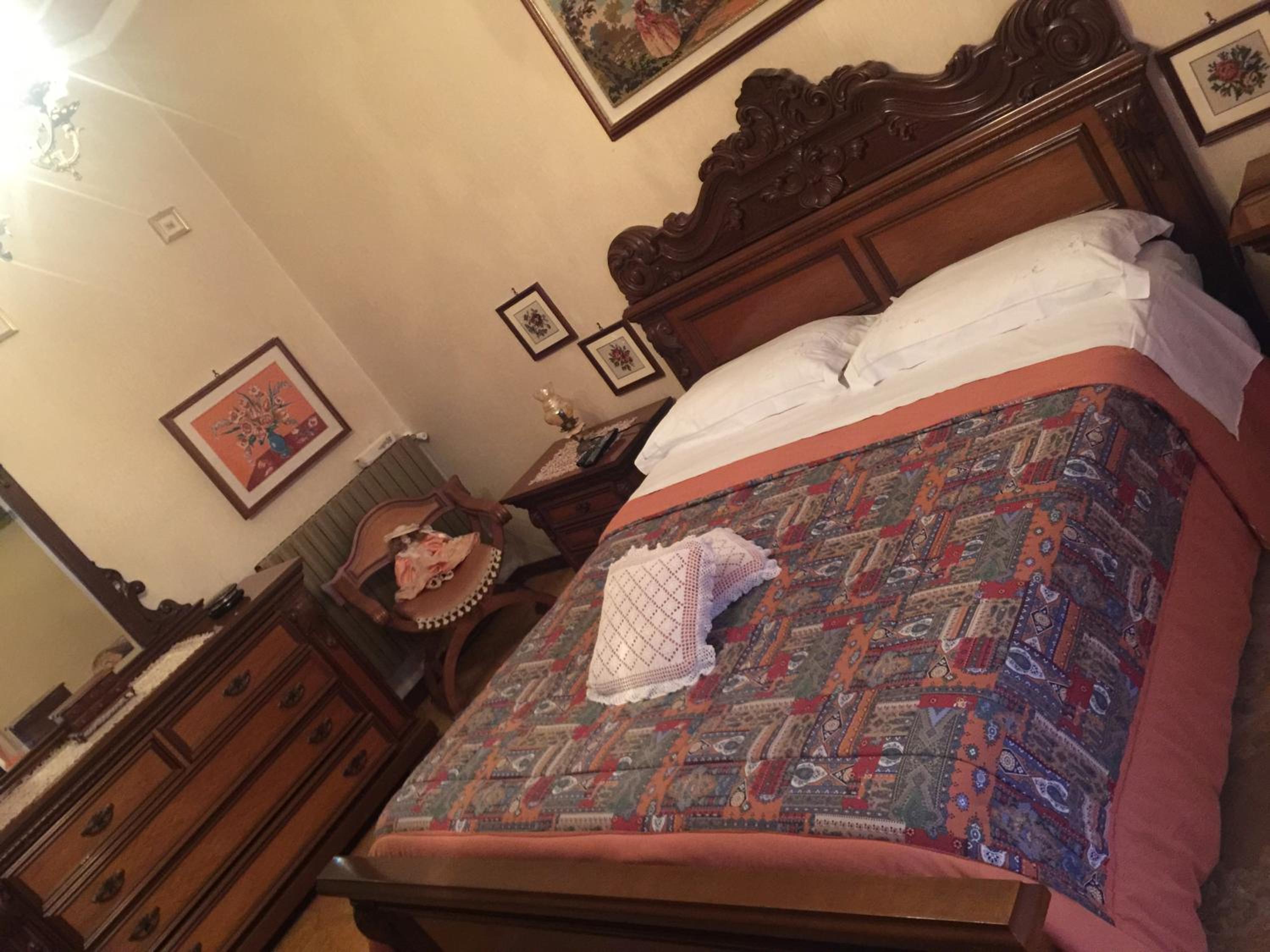 Double Room with Shared Bathroom photo 1