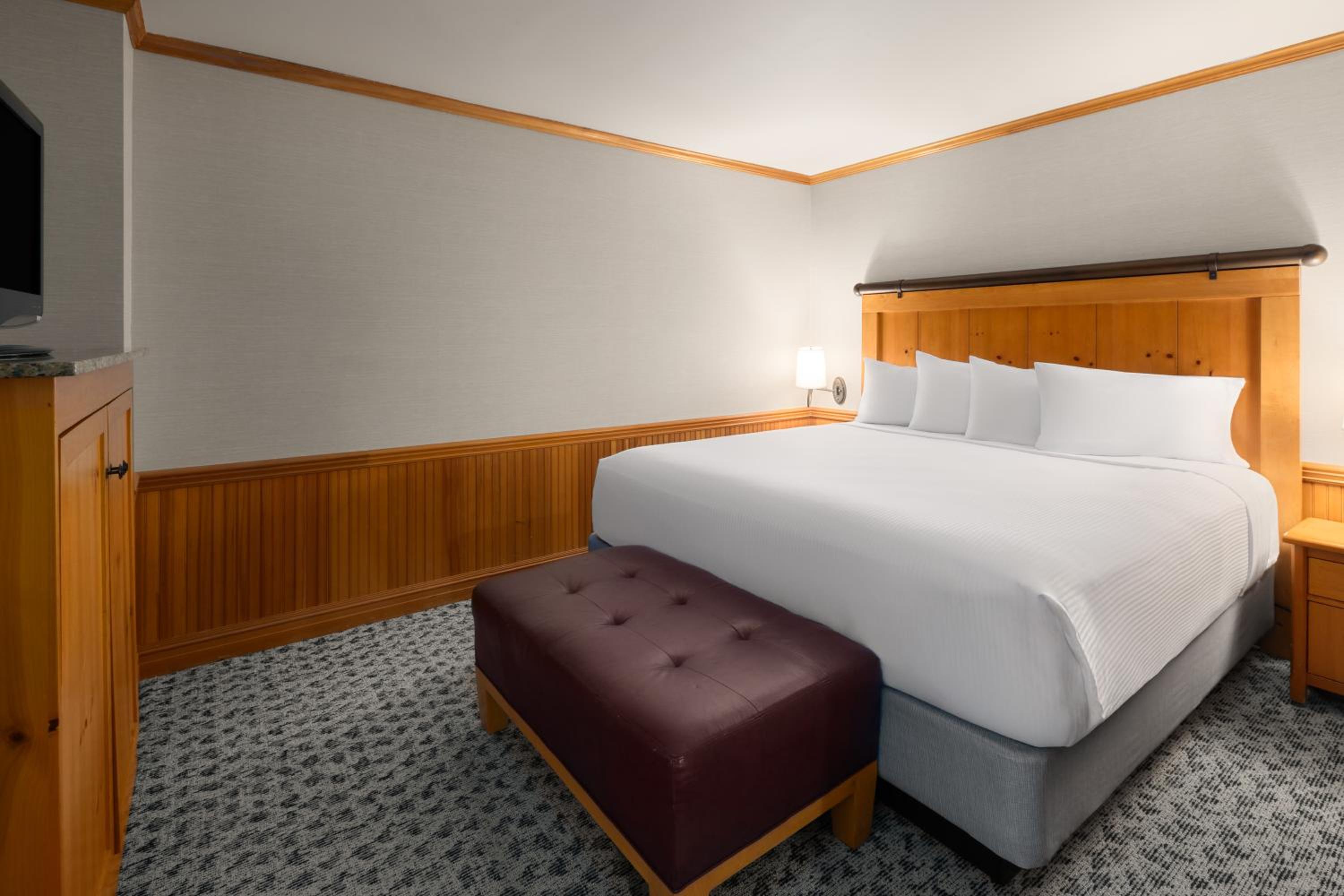 King Suite - Non-Smoking - Photo 1